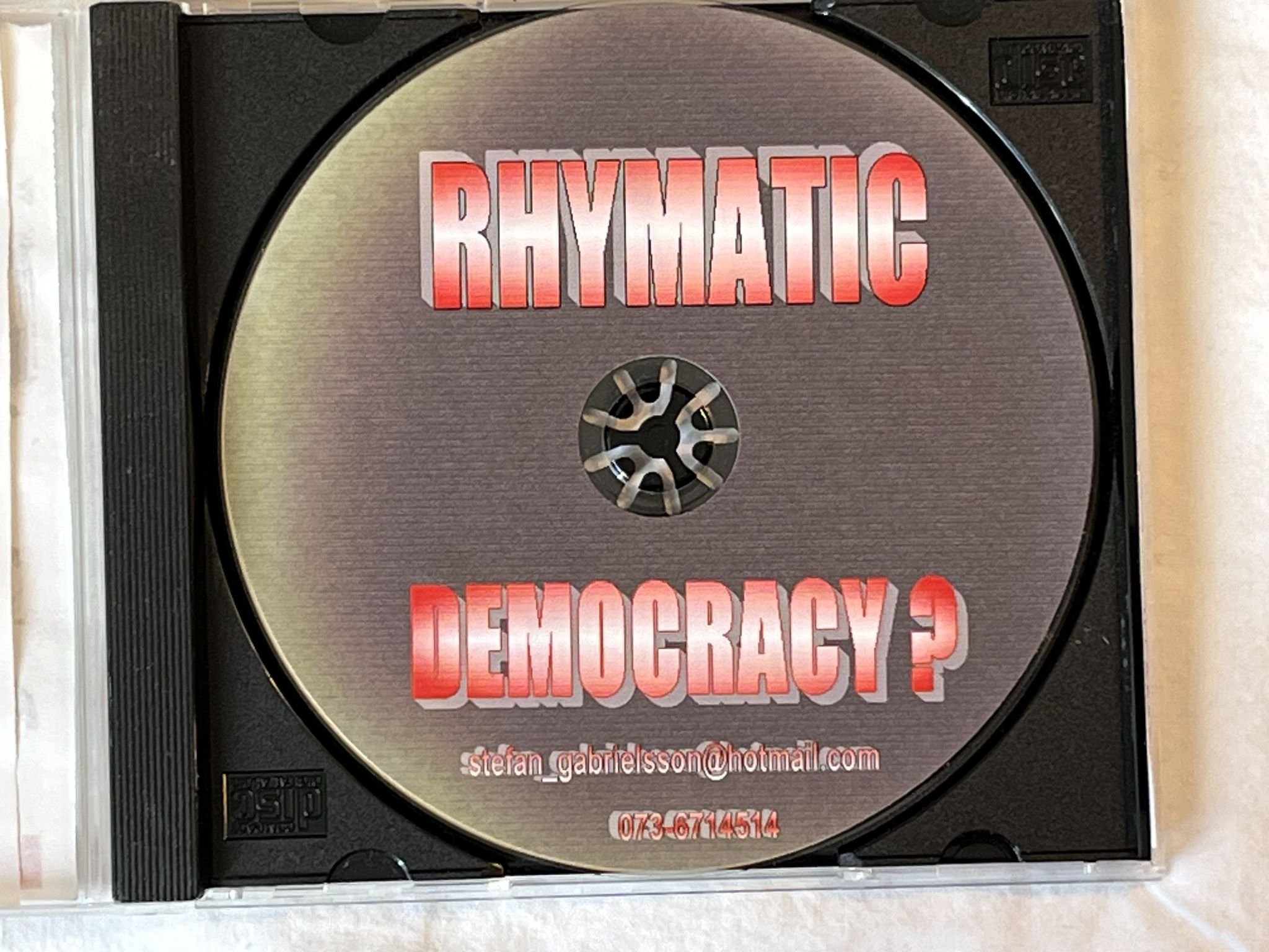 Omslagsbild för skivan RHYMATIC democracy ? CD 200? SWERAP