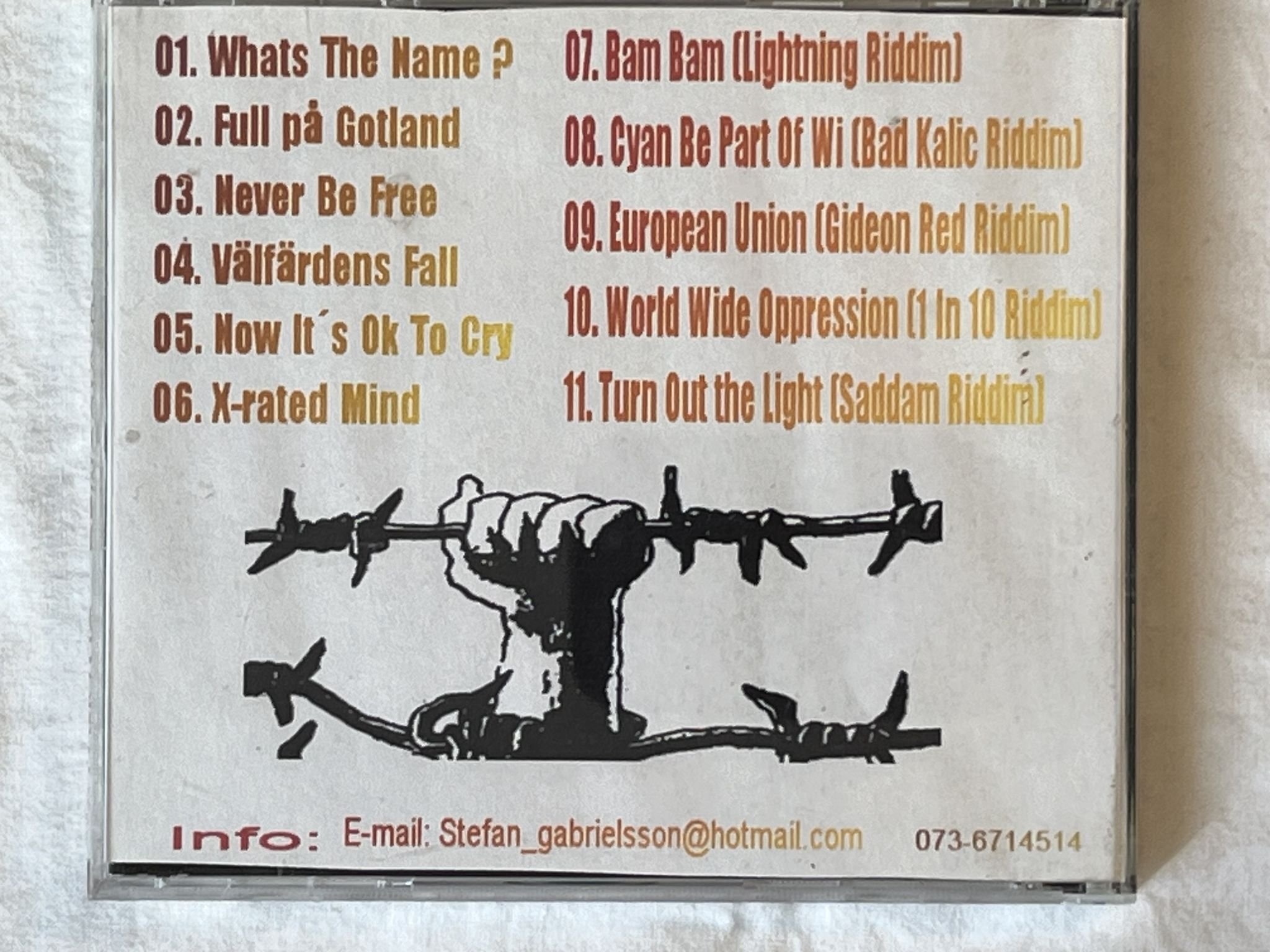 Omslagsbild för skivan RHYMATIC democracy ? CD 200? SWERAP