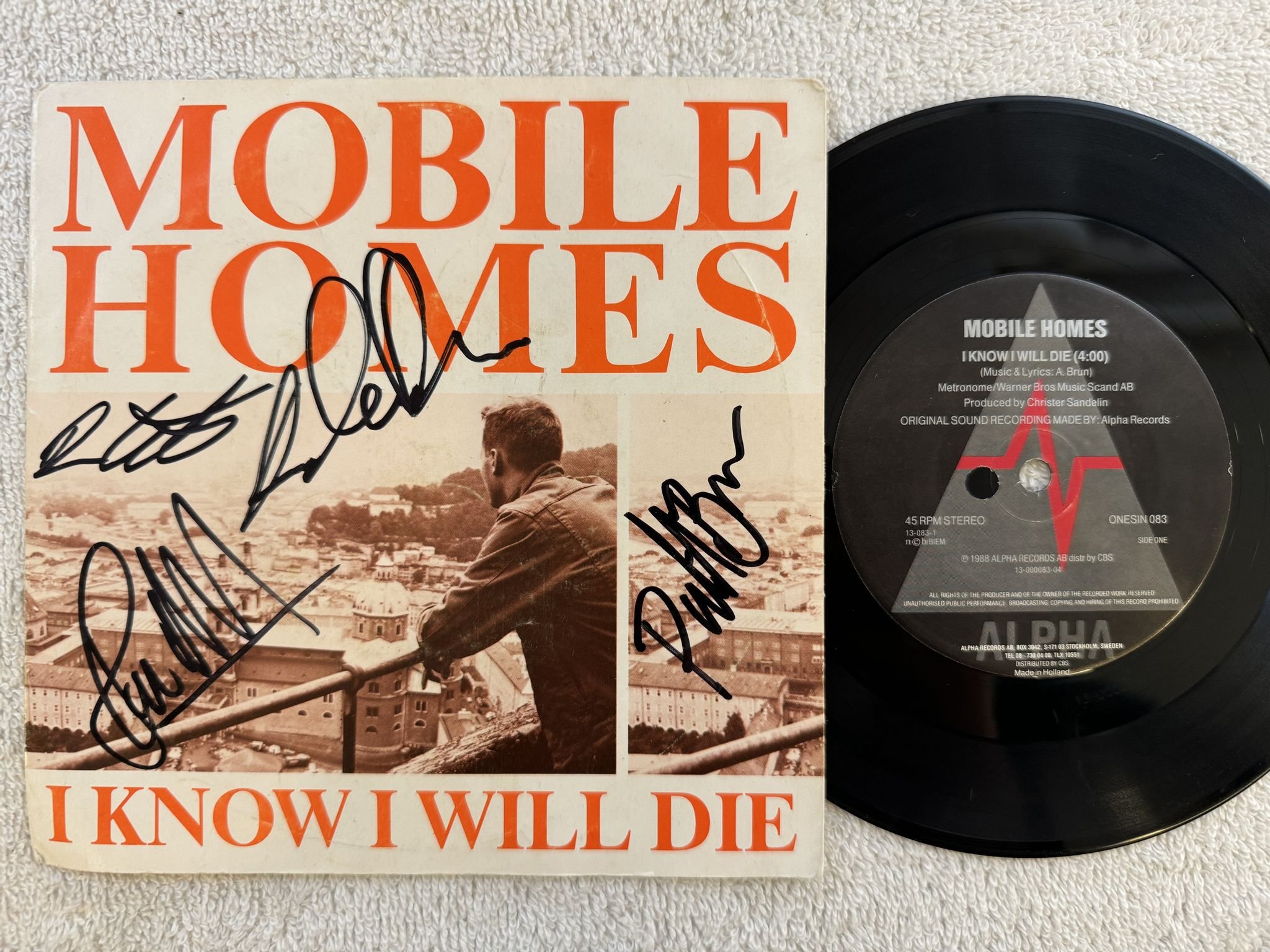 Omslagsbild för skivan MOBILE HOMES I know I will die 7"single -88 alpha ONESIN 083 *** SIGNED ***