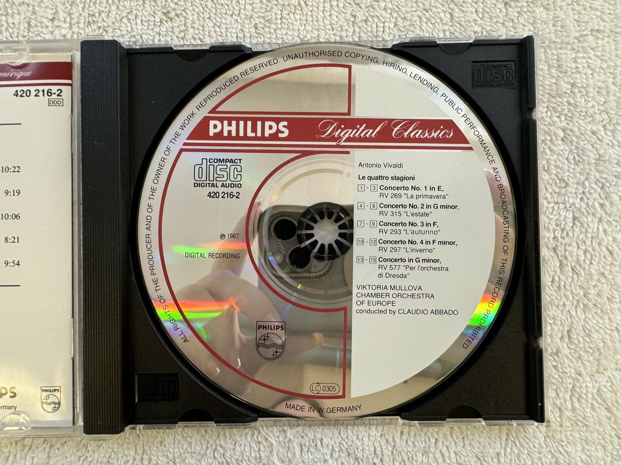 Omslagsbild för skivan VIKTORIA MULLOVA Le Quattro Stagioni CD -87 PHILIPS 420 216-2 *** SIGNED ***