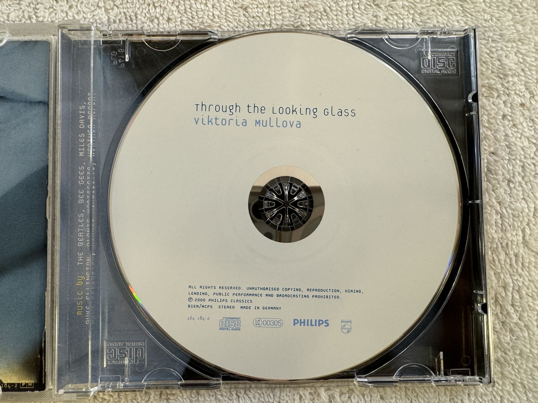 Omslagsbild för skivan VIKTORIA MULLOVA Through The Looking Glass CD PHILIPS 464 184-2 ** SIGNED **
