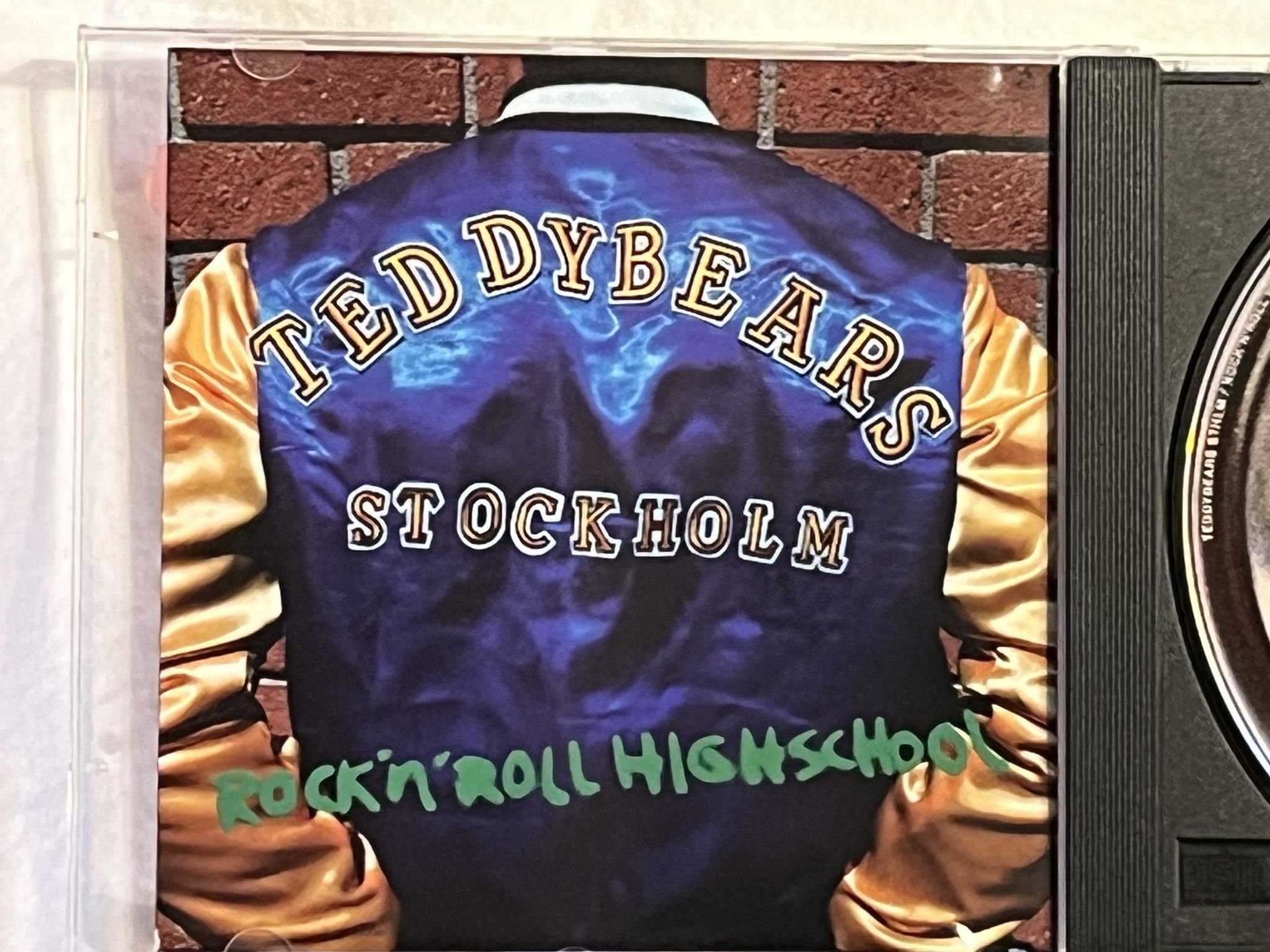 Omslagsbild för skivan TEADDYBEARS STHLM rock n roll highschool CD 2000 MVG 142 ** SIGNED ***