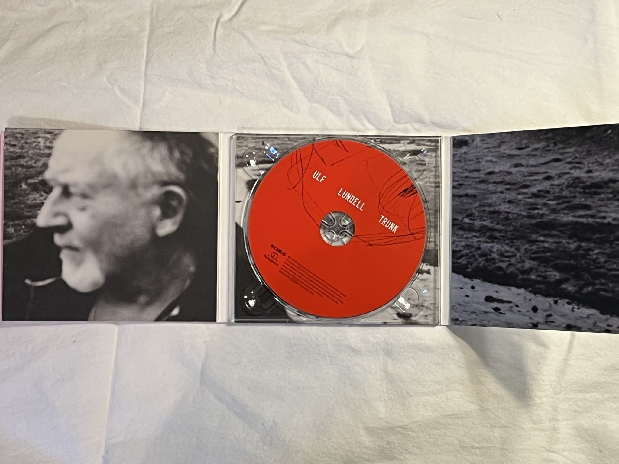 Omslagsbild för skivan ULF LUNDELL trunk CD 2013 Parlophone – 5053105077526 ** SIGNED **