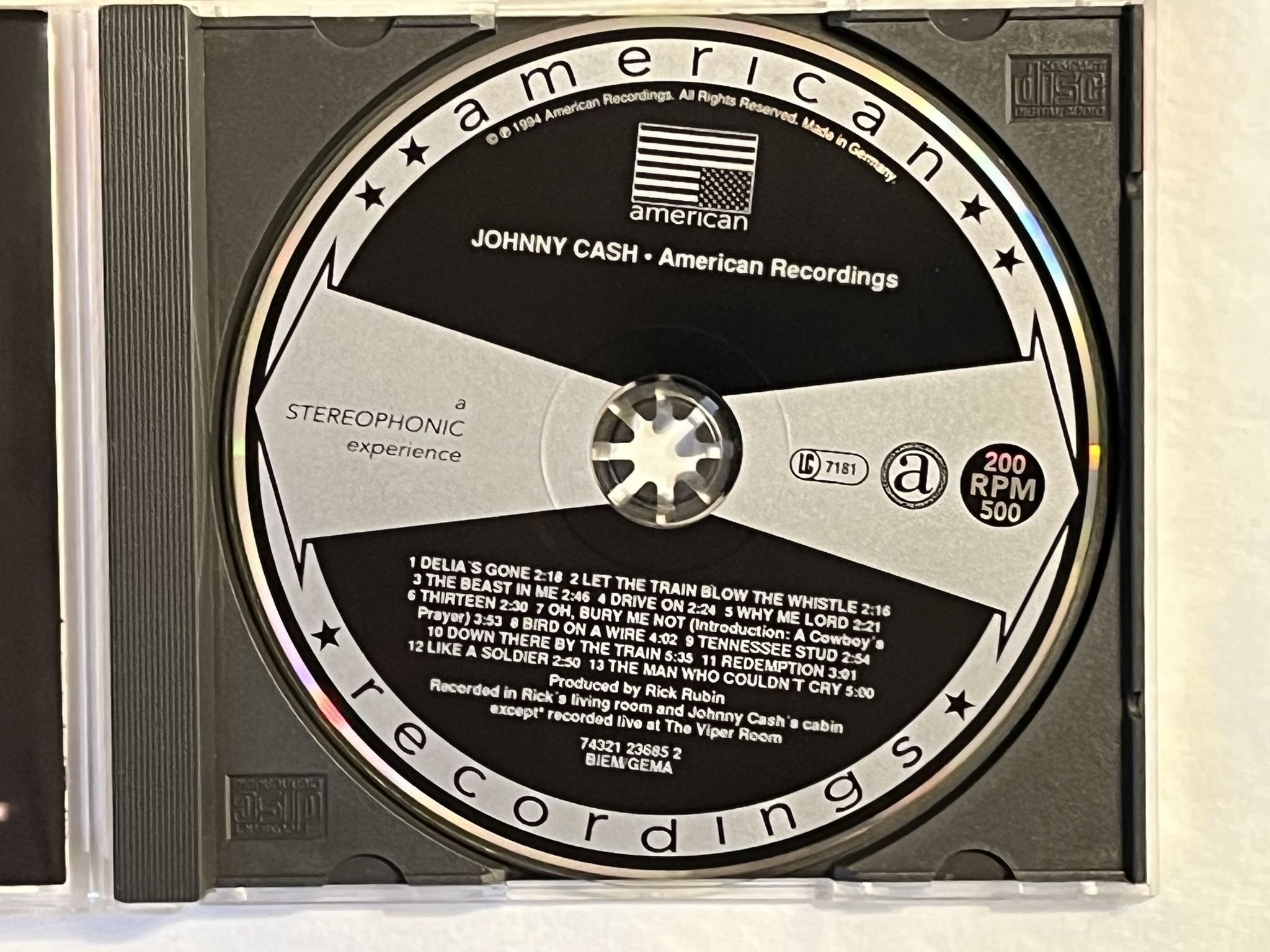 Omslagsbild för skivan JOHNNY CASH Cash CD -94 *** SIGNED by JOHNNY CASH *** !!!!! WOW !!!!!