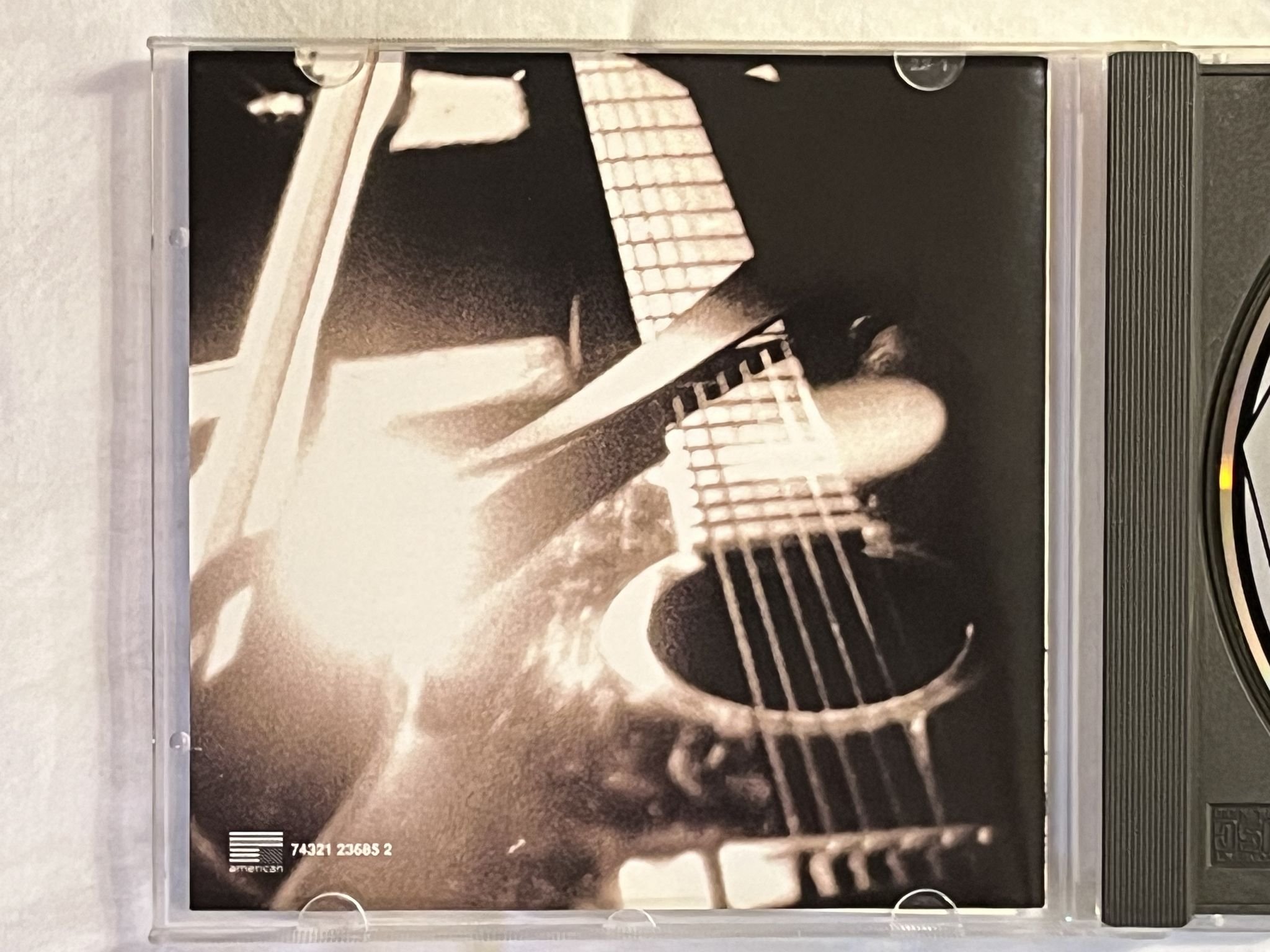 Omslagsbild för skivan JOHNNY CASH Cash CD -94 *** SIGNED by JOHNNY CASH *** !!!!! WOW !!!!!