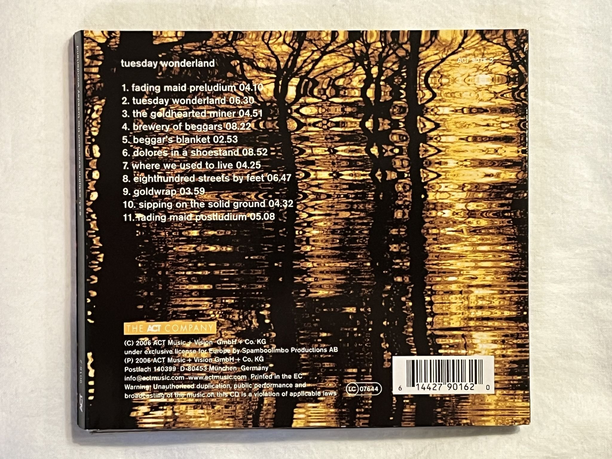 Omslagsbild för skivan E.S.T. Tuesday Wonderland CD 2006 ACT 9016-2 *** FULLY SIGNED ***