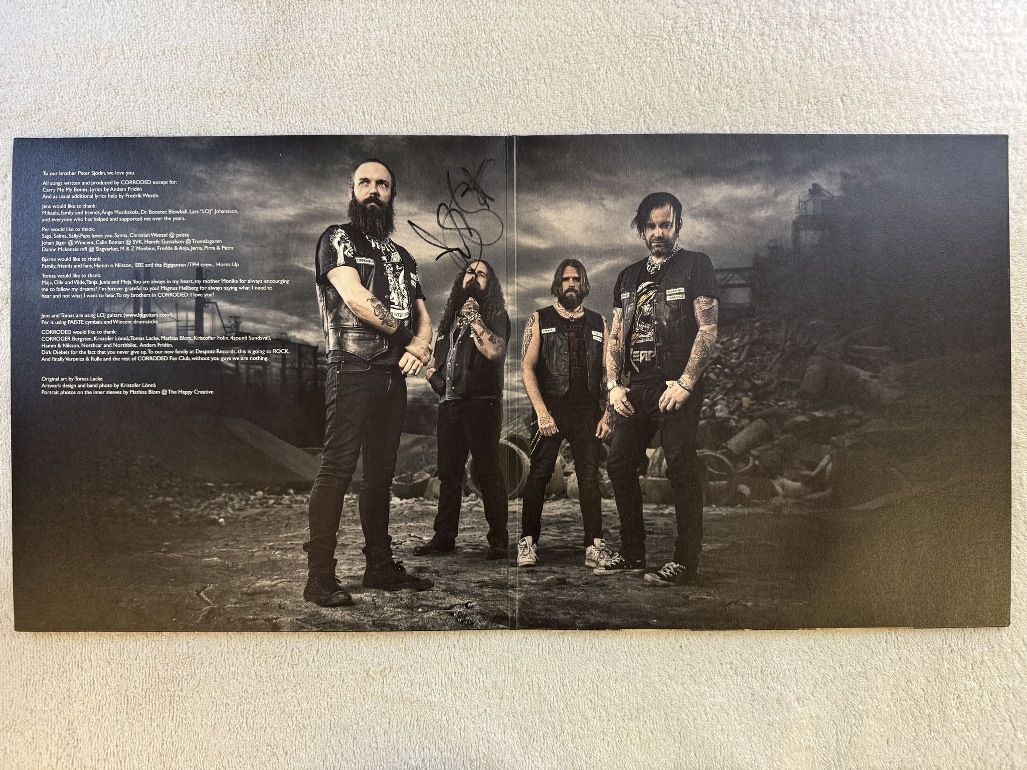 Omslagsbild för skivan CORRODED defcon zero 2xLP 2017 DESPOTZ DZLP043 *** Signed ***