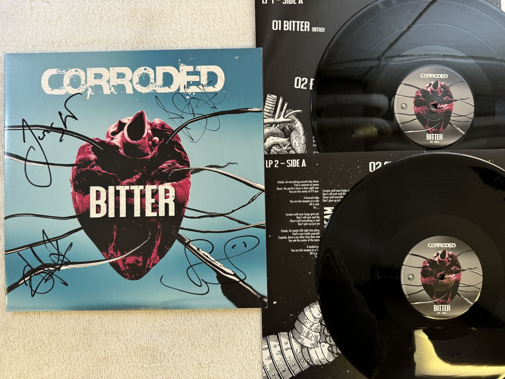 Omslagsbild för skivan CORRODED bitter 2xLP 2019 DESPOTZ DZLP062 *** Signed ***