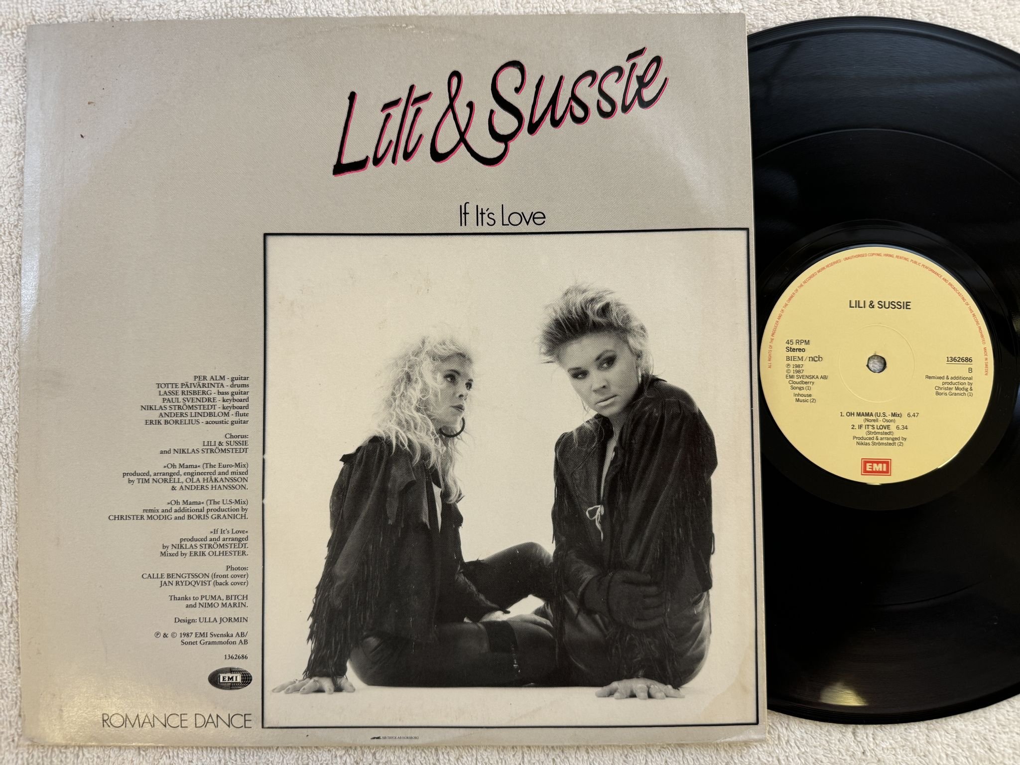 Omslagsbild för skivan LILI & SUSSIE Oh mama 12"single -87 EMI 1362686 *** Signed ***