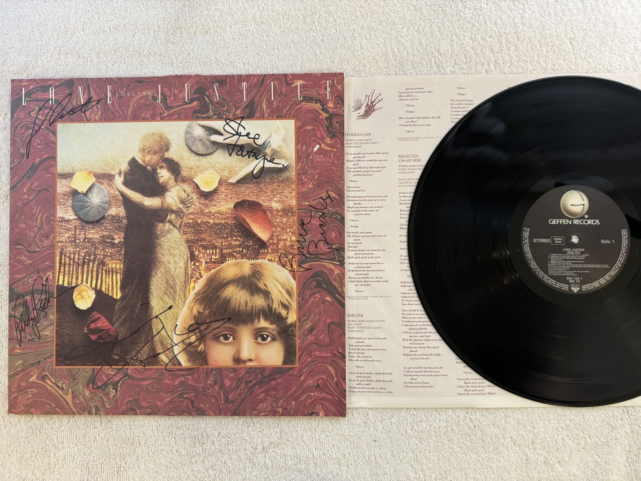 Omslagsbild för skivan LONE JUSTICE Shelter LP -86 GEFFEN 924 122-1 *** SIGNED *** COUNTRY ROCK