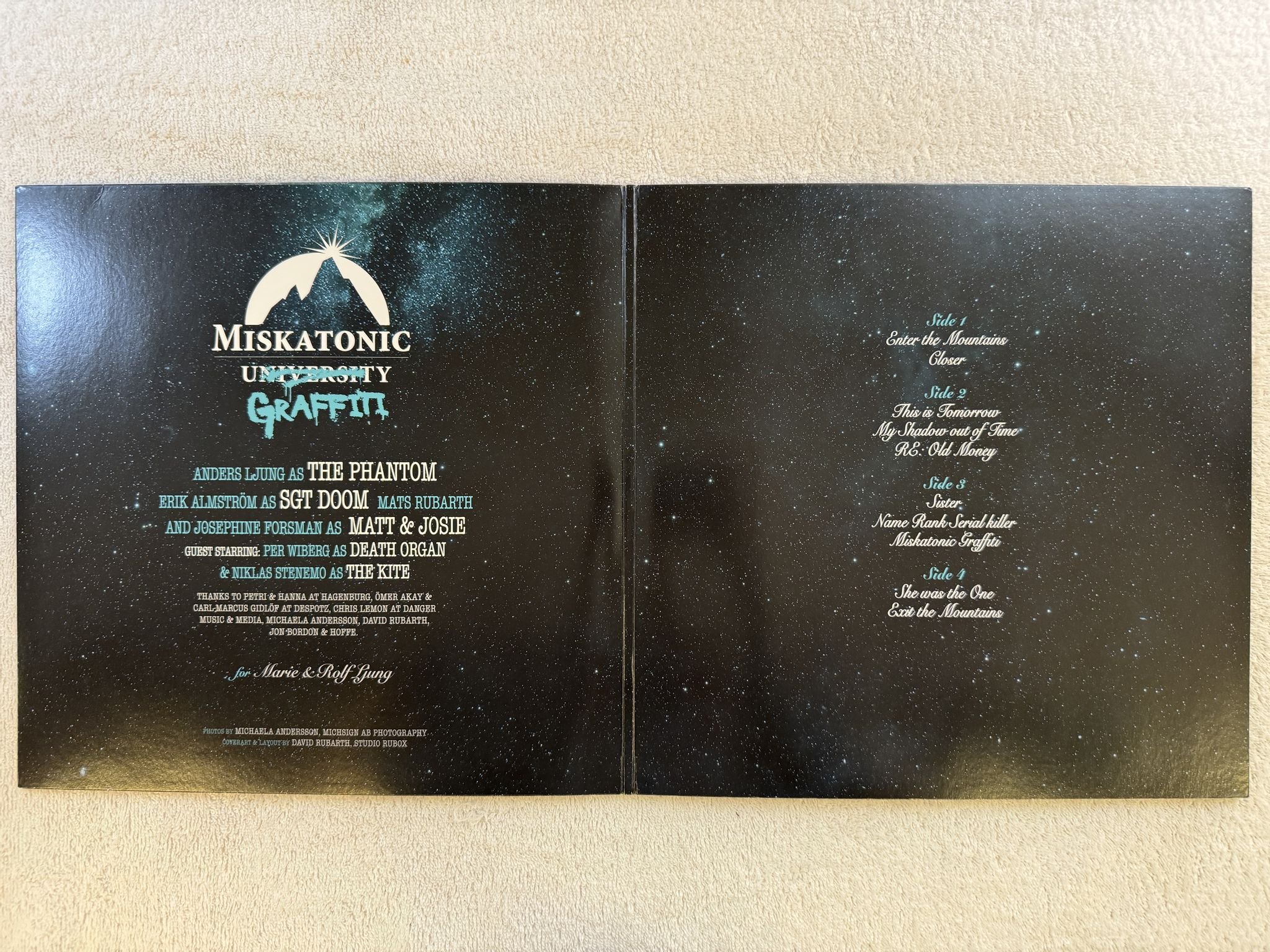 Omslagsbild för skivan CASABLANCA Miskatonic Graffiti 2xLP 2015 DESPOTZ DXLP023 *** FULLY SIGNED ***