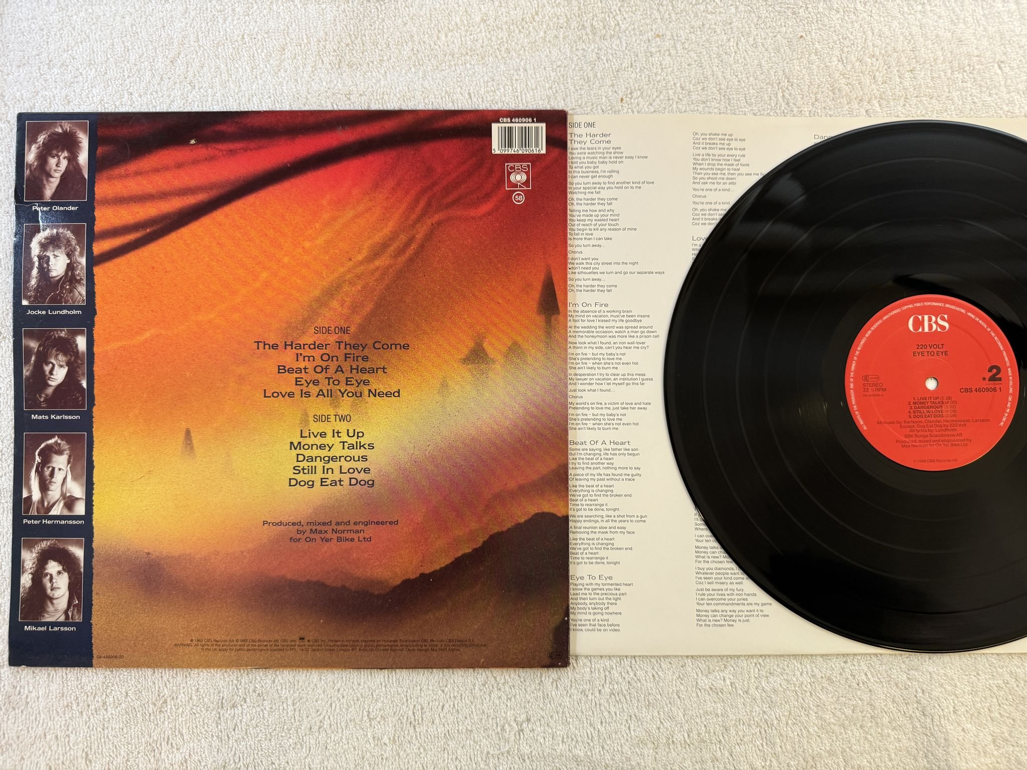 Omslagsbild för skivan 220 VOLT eye to eye LP -88 CBS 4609061 *** FULLY SIGNED ***