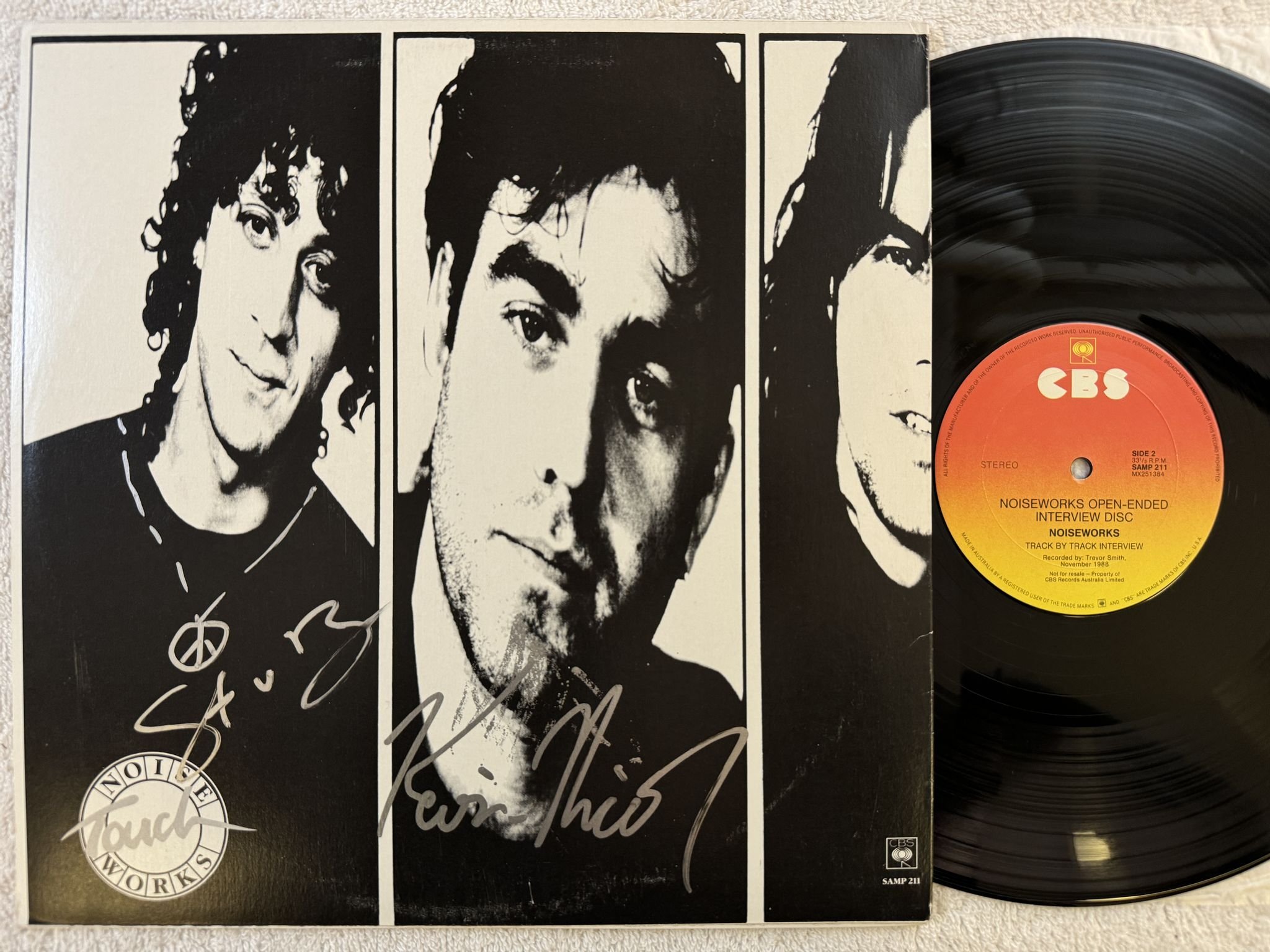 Omslagsbild för skivan NOISEWORKS Open-Ended Interview LP -88 cbs samp 211 *** FULLY SIGNED ***
