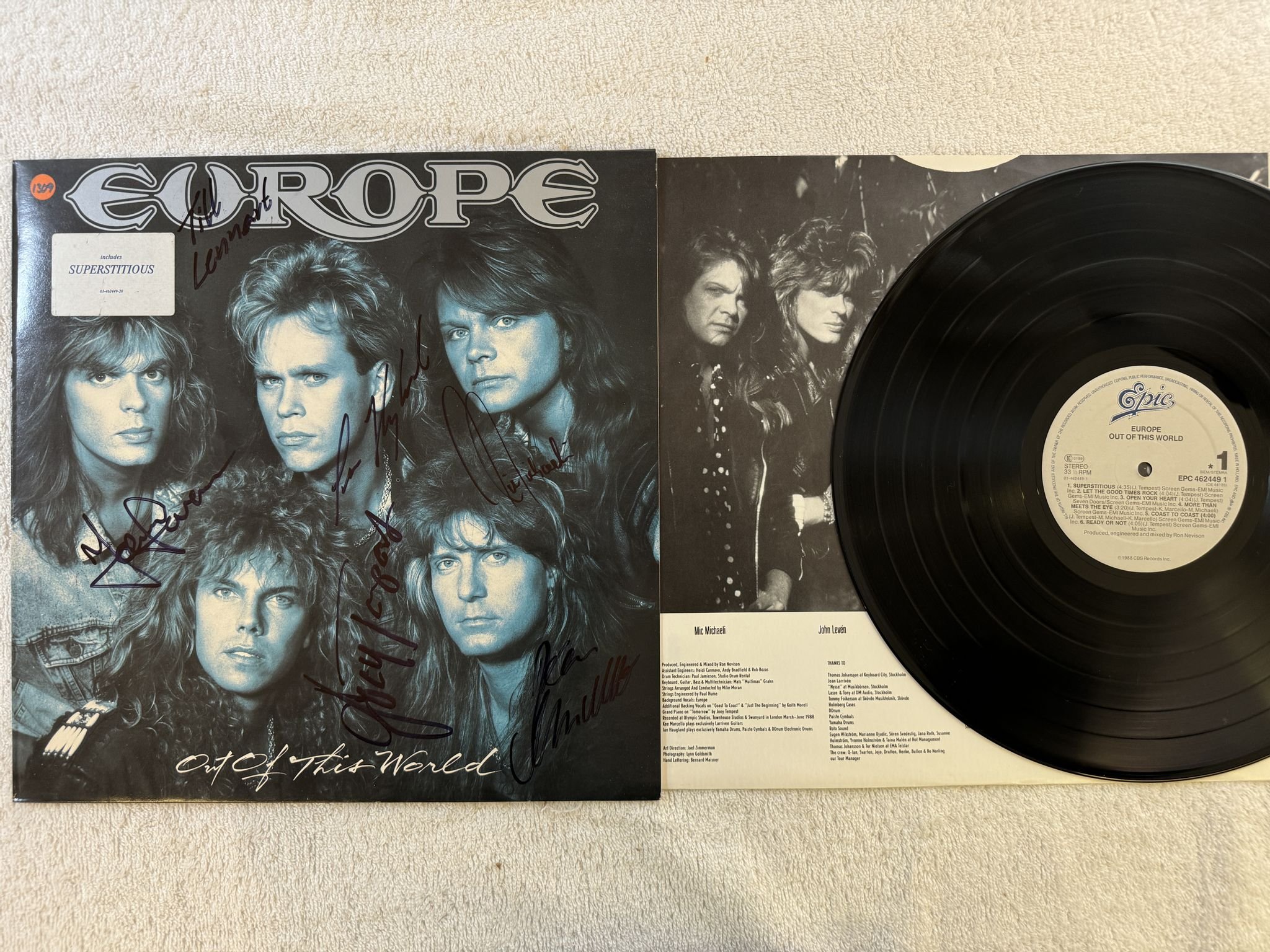Omslagsbild för skivan EUROPE out of this world LP -88 Hol EPIC EPC 4624491 *** FULLY SIGNED ***
