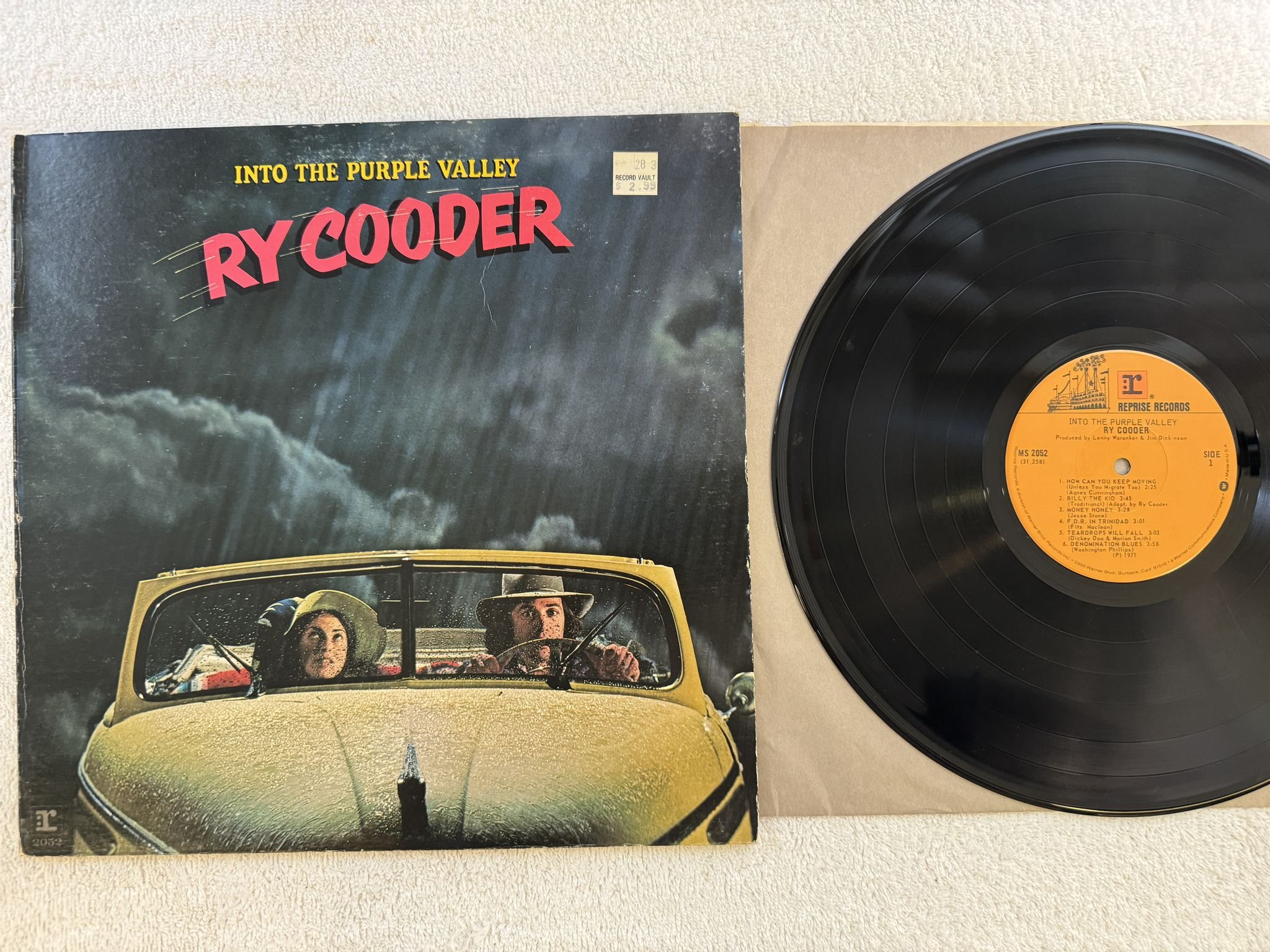 Omslagsbild för skivan RY COODER into the purple valley LP US REPRISE MS 2052 *** SIGNED ***