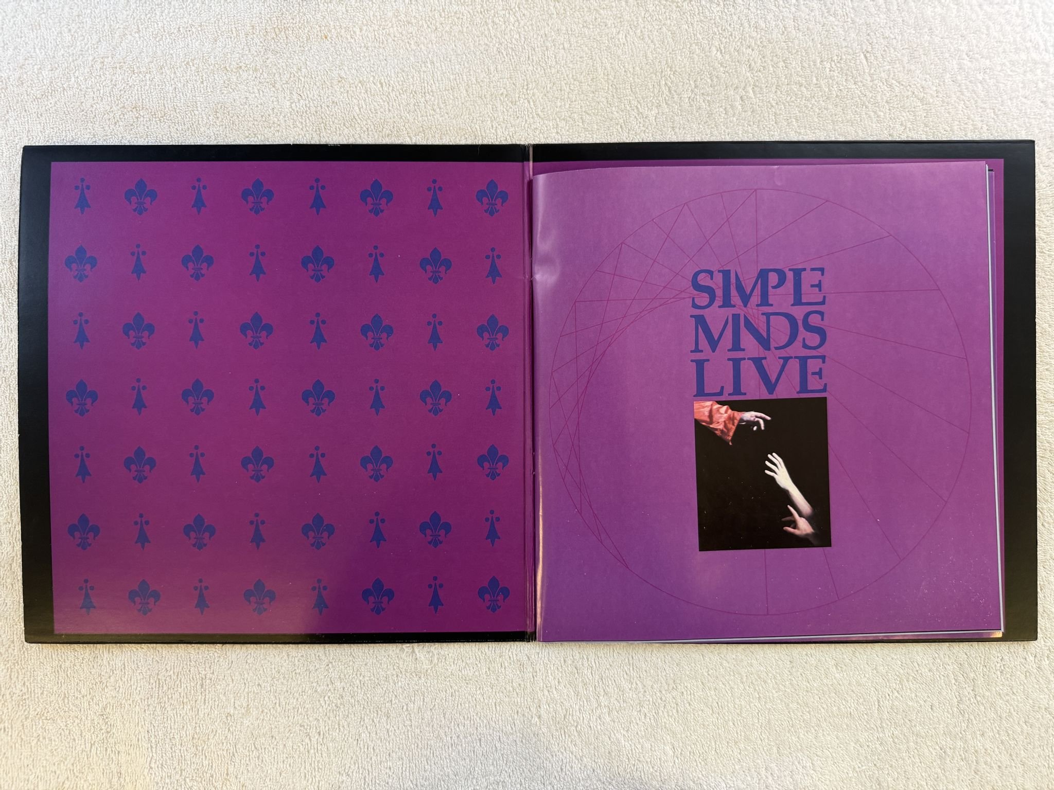 Omslagsbild för skivan SIMPLE MINDS Live In The City Of Light 2xLP -87 ** SIGNED by JIM KERR **