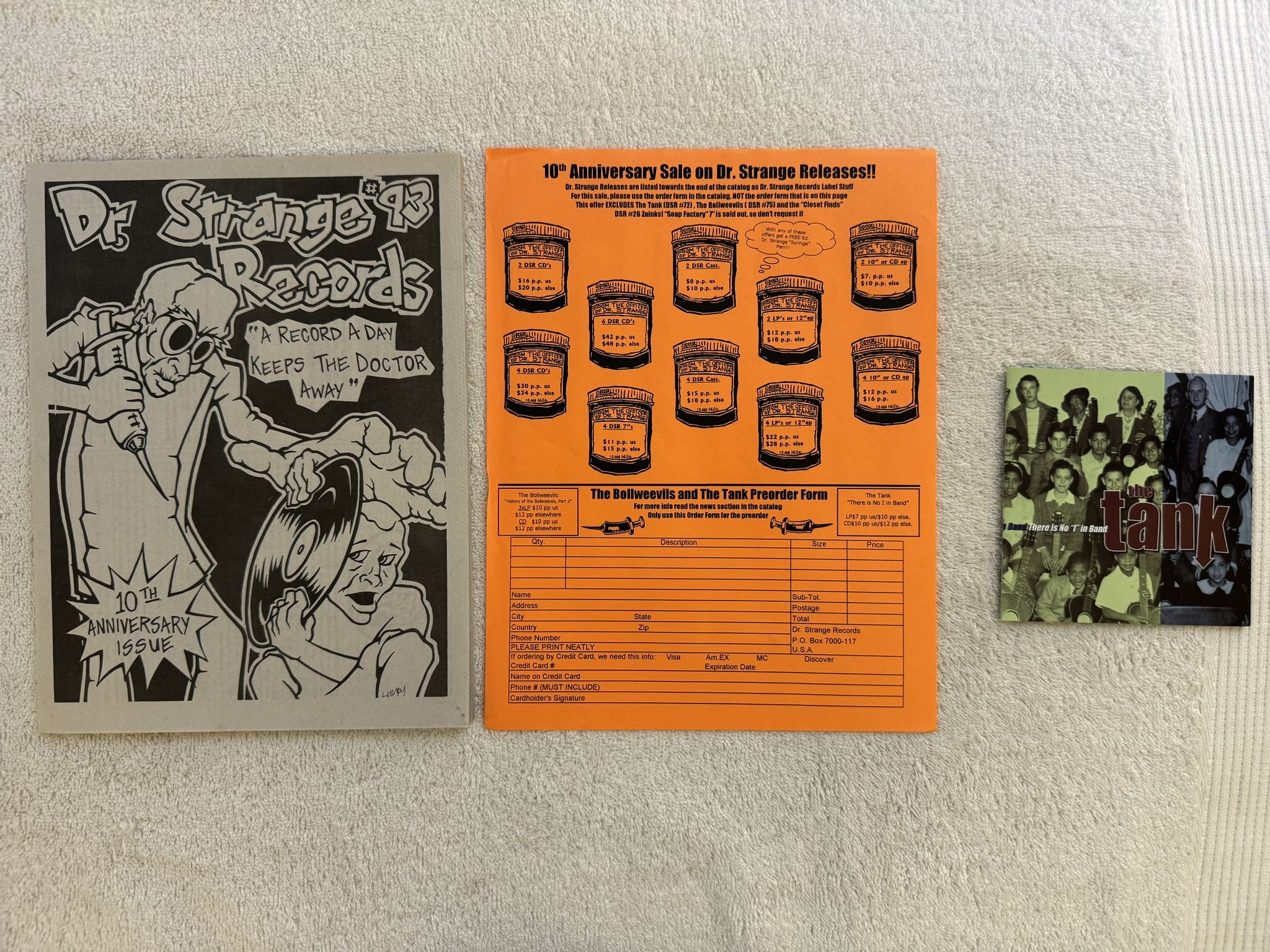 Omslagsbild för skivan THE TANK there is no "I" in band LP -99 US DR STRANGE DSR-072 ** SIGNED **