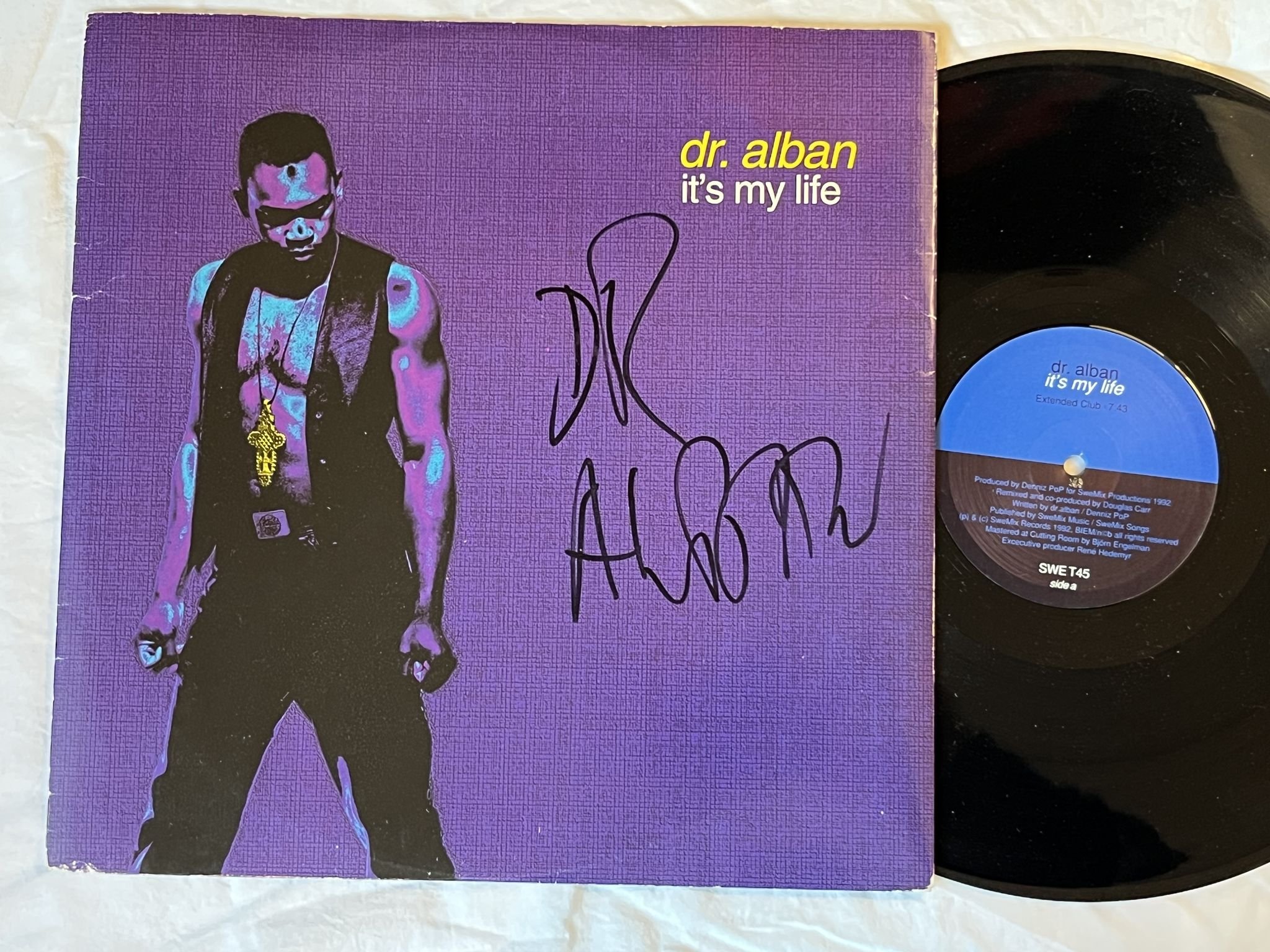 Omslagsbild för skivan DR ALBAN it's my life 12"single -92 swemix SWE T 45 *** SIGNED ***