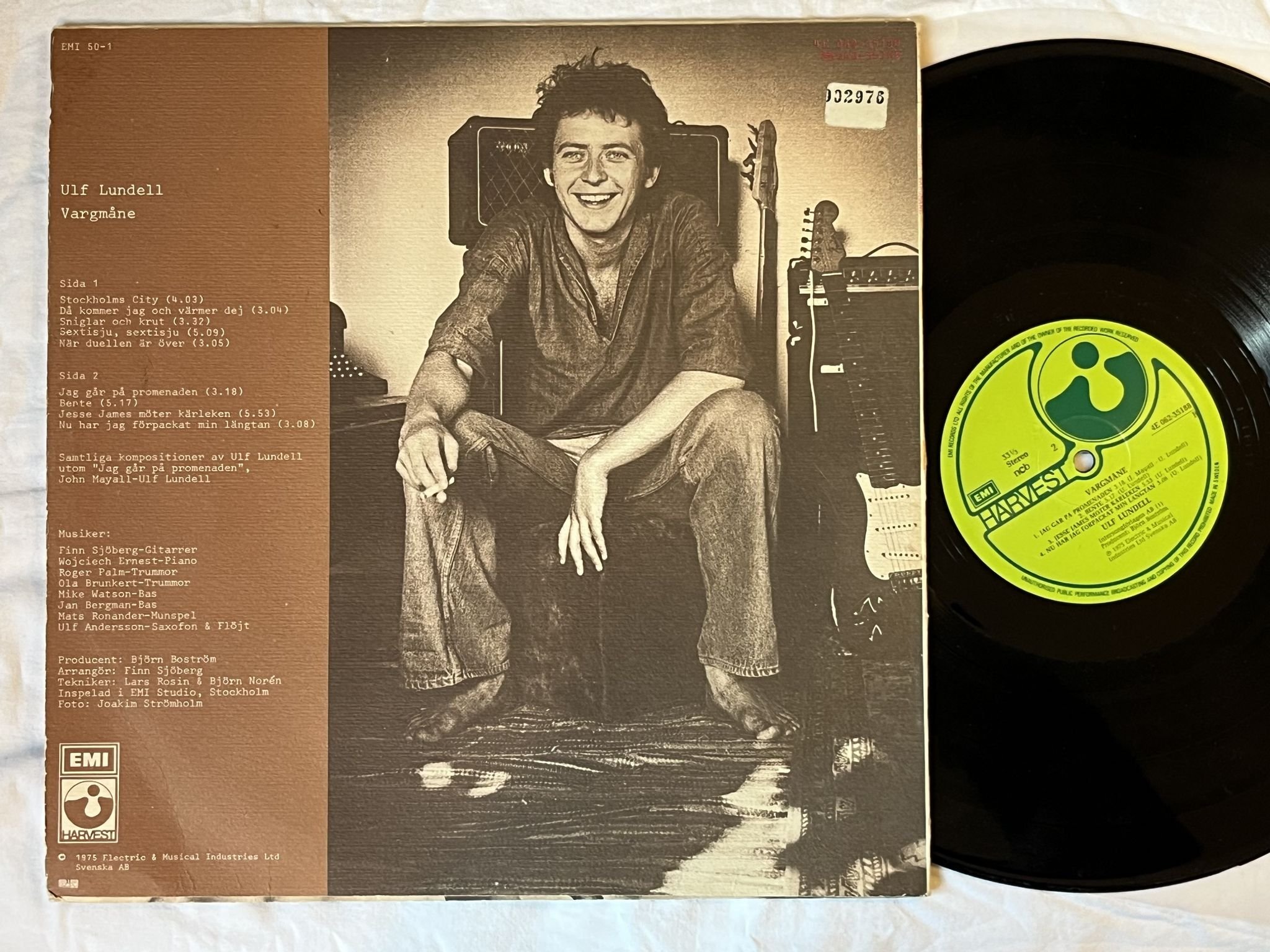 Omslagsbild för skivan ULF LUNDELL vargmåne LP -75 Swe HARVEST 4E 062 35188 ** SIGNED **
