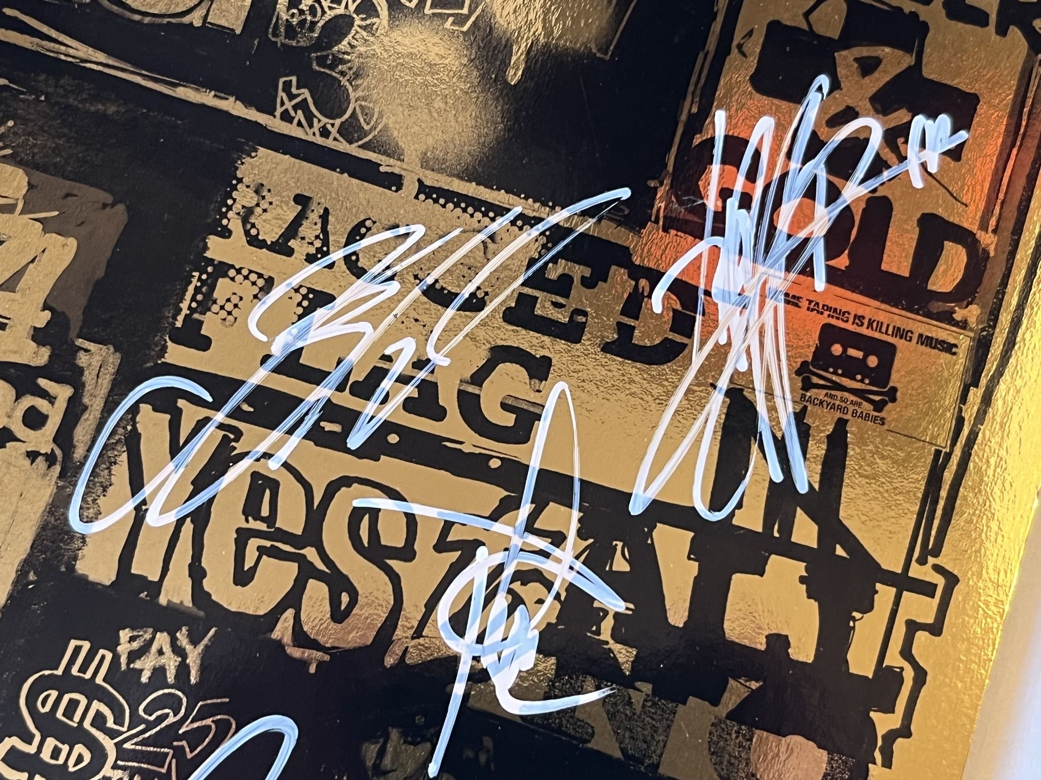 Omslagsbild för skivan BACKYARD BABIES Sliver & Gold LP+cd 2019 century media 19075927001 ** SIGNED **