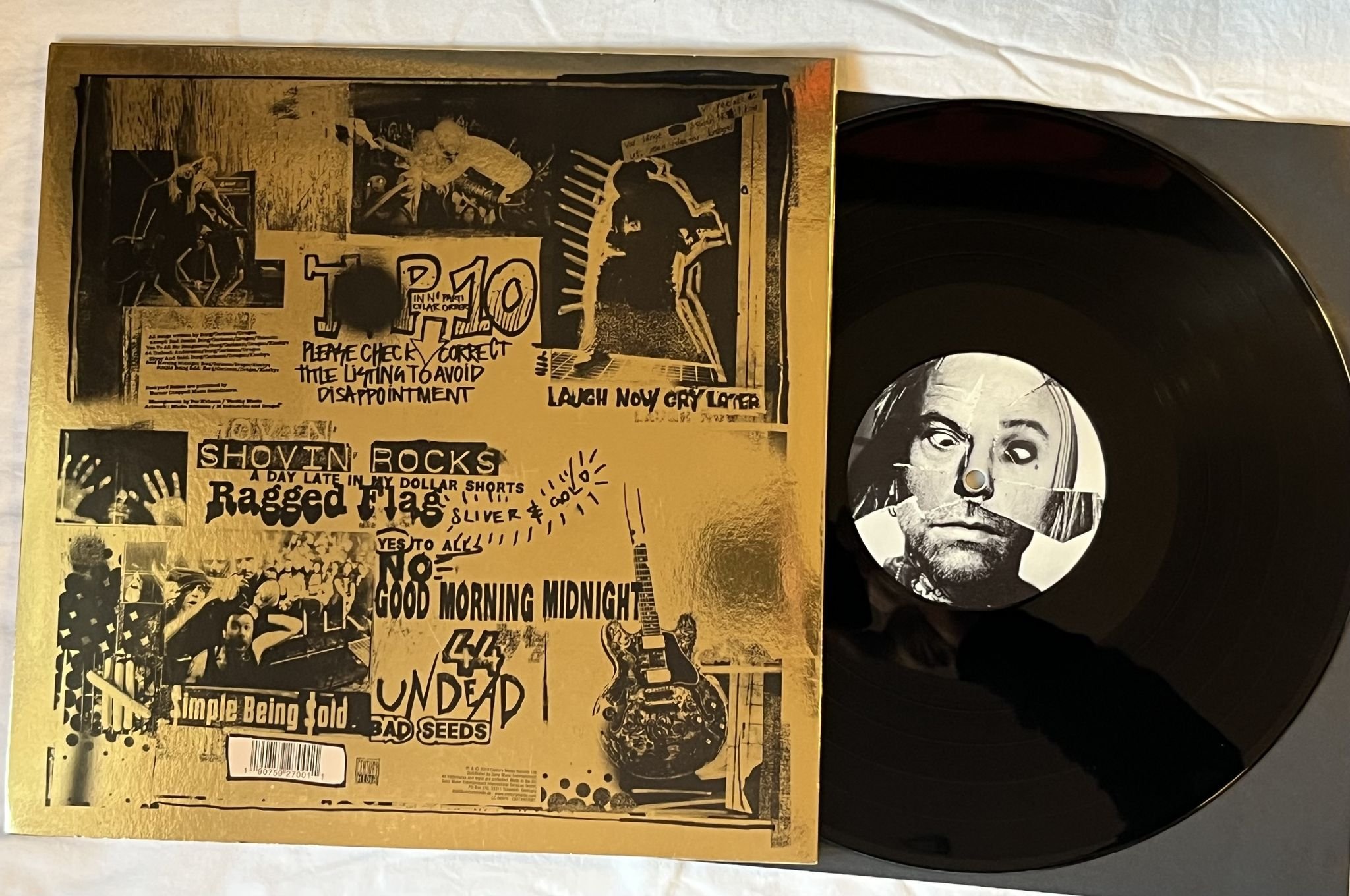 Omslagsbild för skivan BACKYARD BABIES Sliver & Gold LP+cd 2019 century media 19075927001 ** SIGNED **