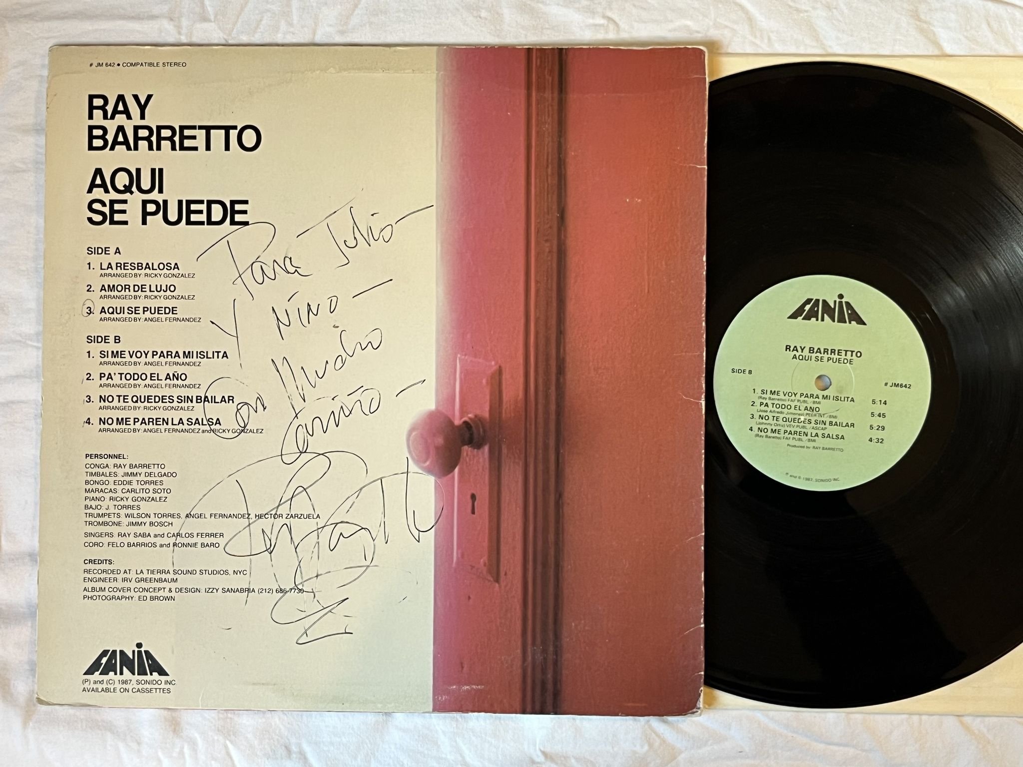 Omslagsbild för skivan RAY BARRETTO aqui se puede LP -87 FANIA JM 642 ** SIGNED **