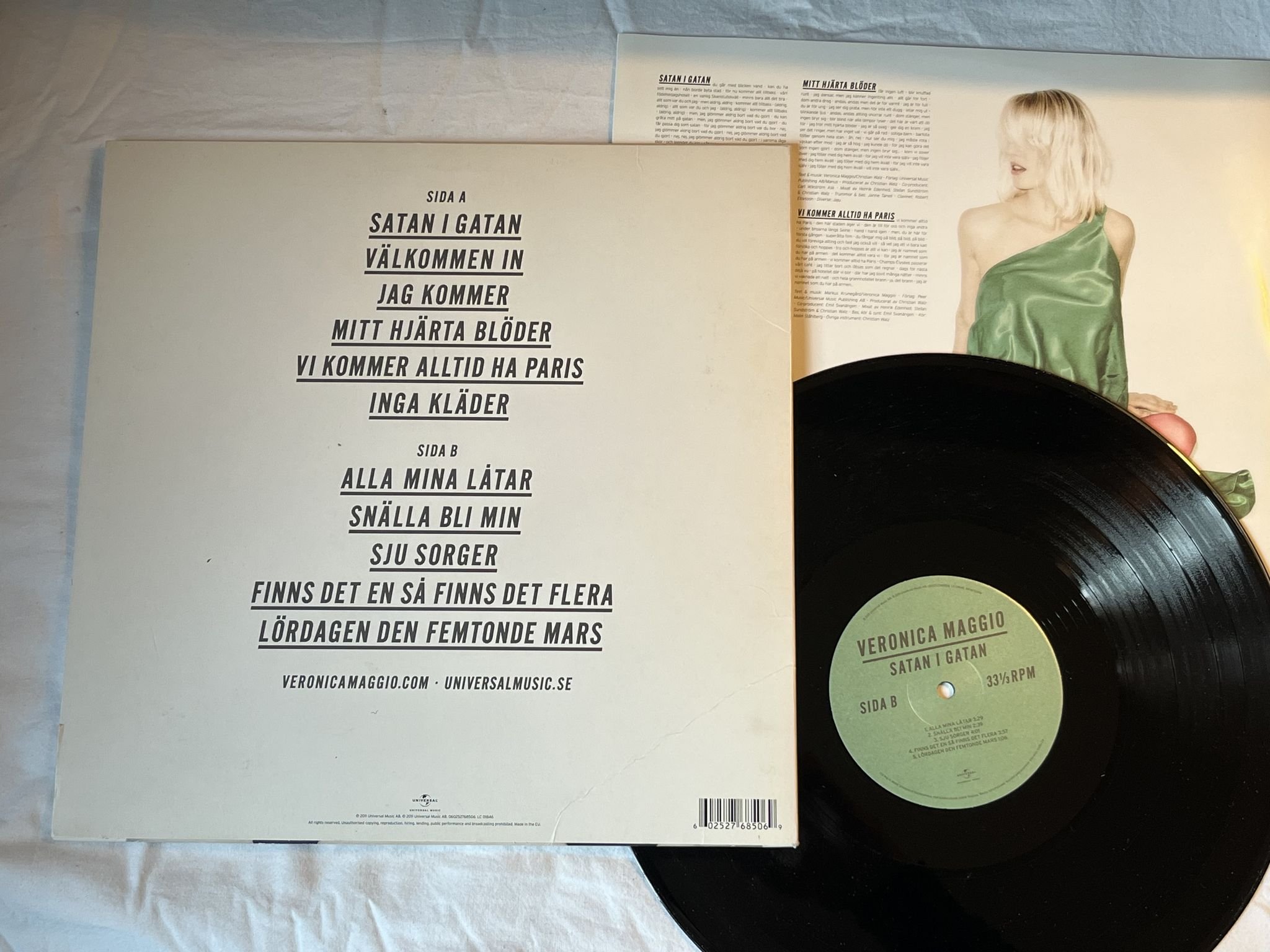 Omslagsbild för skivan VERONICA MAGGIO satan i gatan LP 2011 limited UNIVERSAL MUSIC *** SIGNED ***