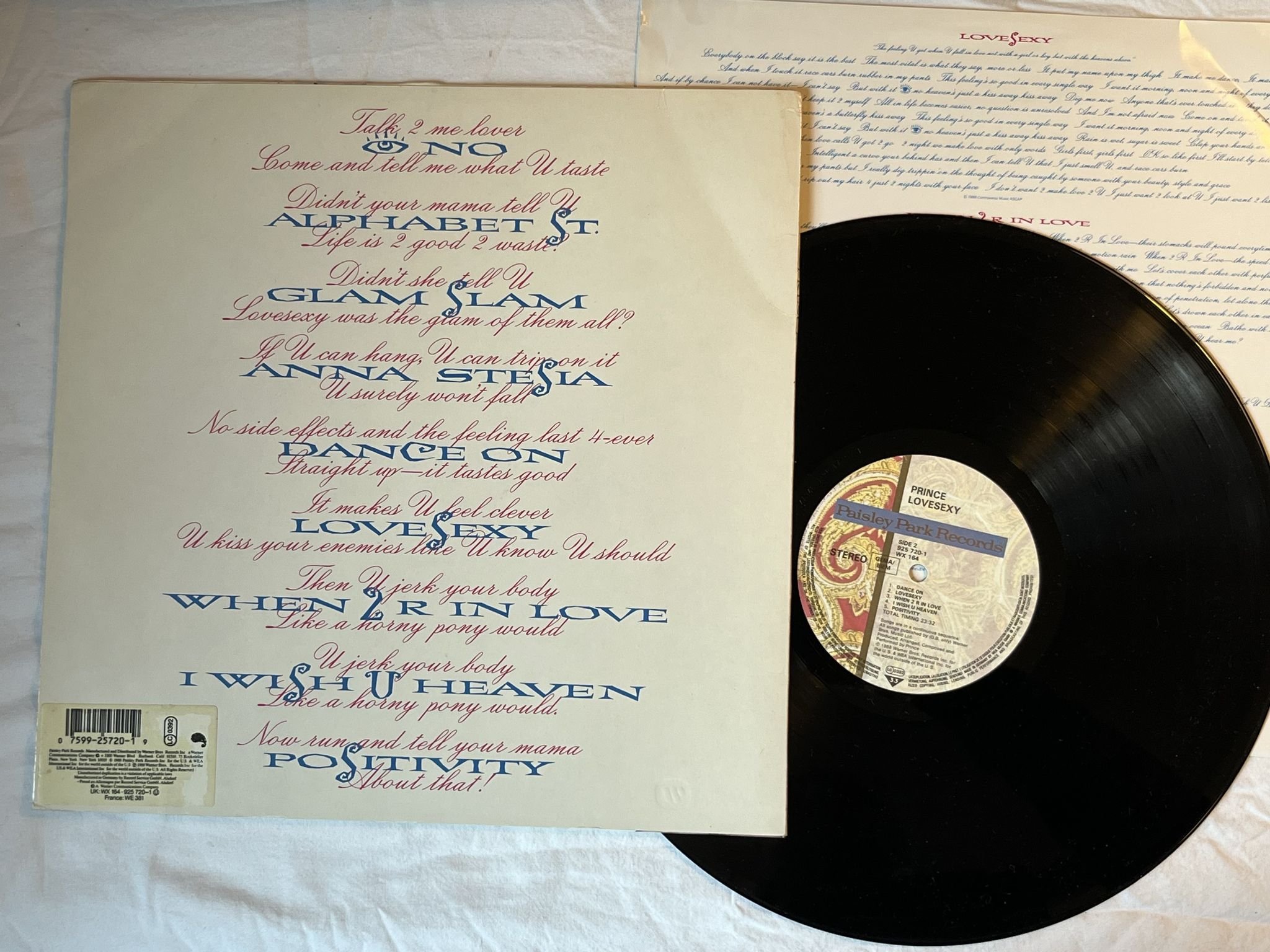 Omslagsbild för skivan PRINCE lovesexy LP -88 PAISLEY PARK 925 720-1 ***** Signed by Prince *****