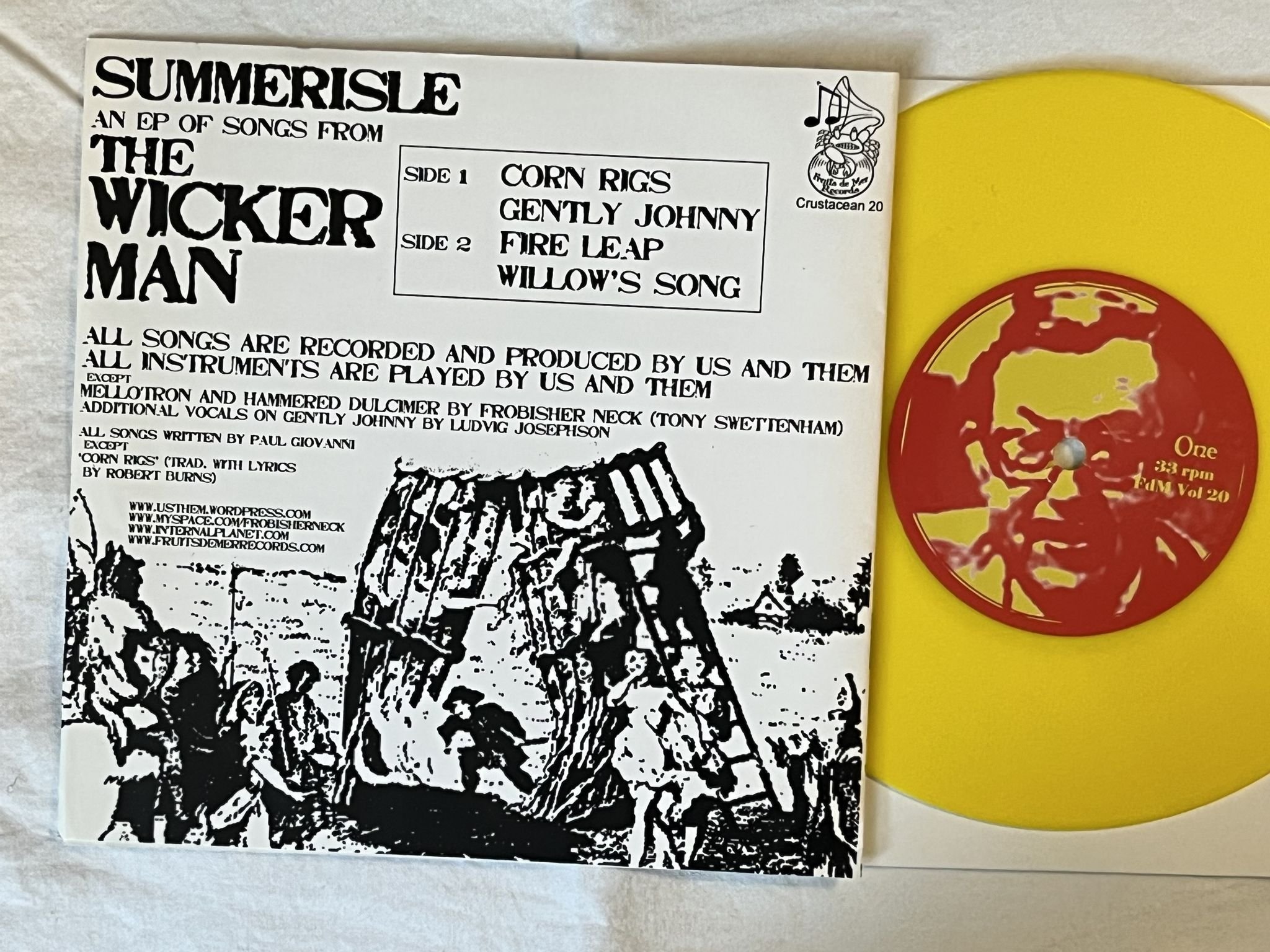 Omslagsbild för skivan US & THEM Summerisle 7"EP 2011 UK Fruits de Mer Records – Crustacean 20