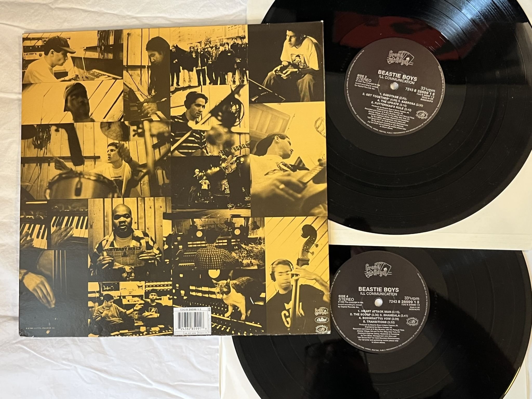 Omslagsbild för skivan BEASTIE BOYS ill communication 2xLP -94 UK/EU GRAND ROYAL 7 243 8 28599 1 8