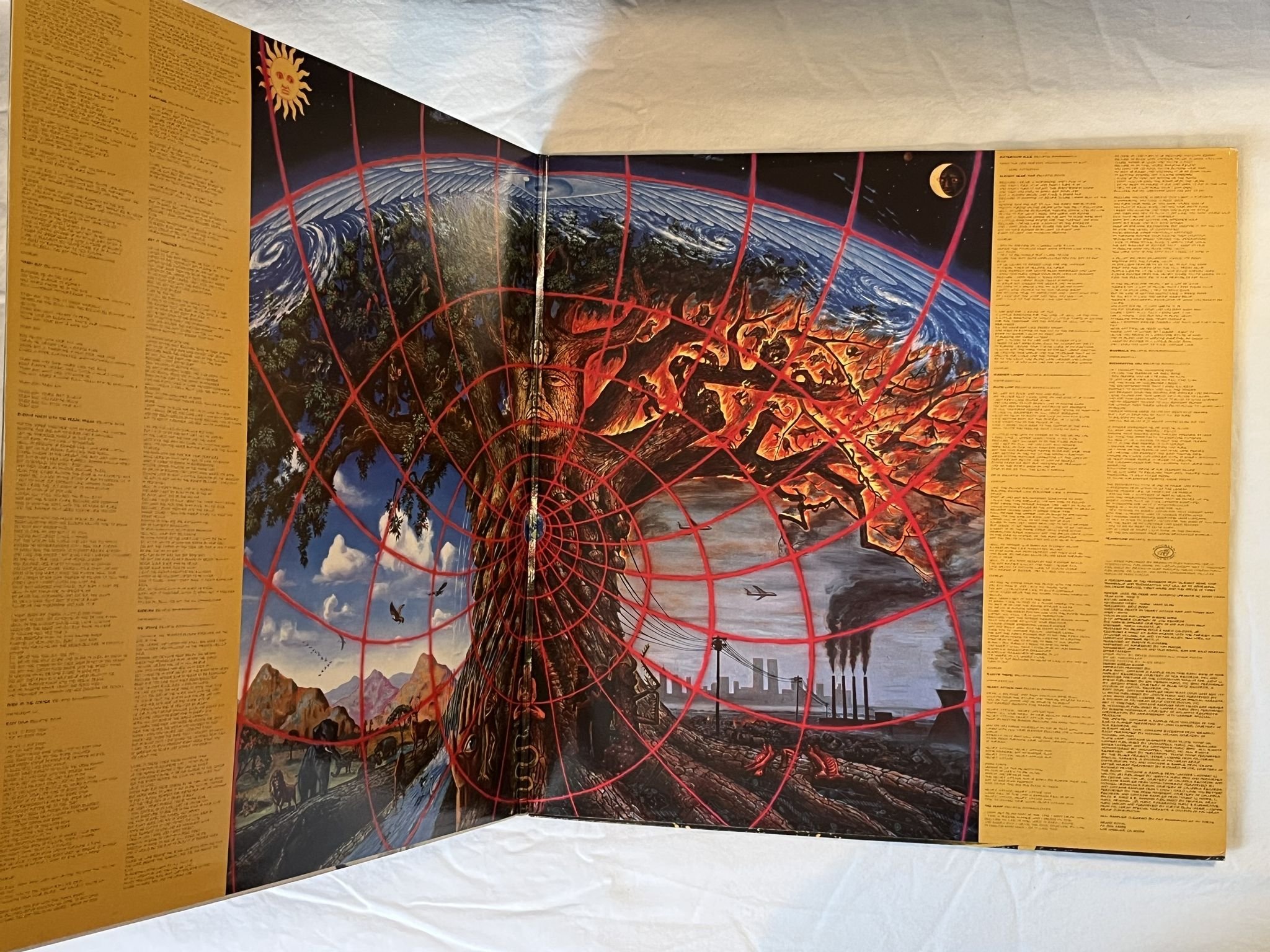 Omslagsbild för skivan BEASTIE BOYS ill communication 2xLP -94 UK/EU GRAND ROYAL 7 243 8 28599 1 8