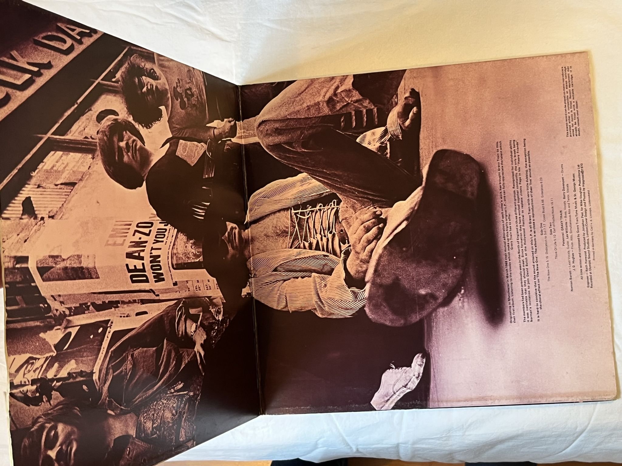 Omslagsbild för skivan GRAVY TRAIN s/t LP -71 Ger VERTIGO 6360 023 *** PROGGRESSIVE ROCK ***