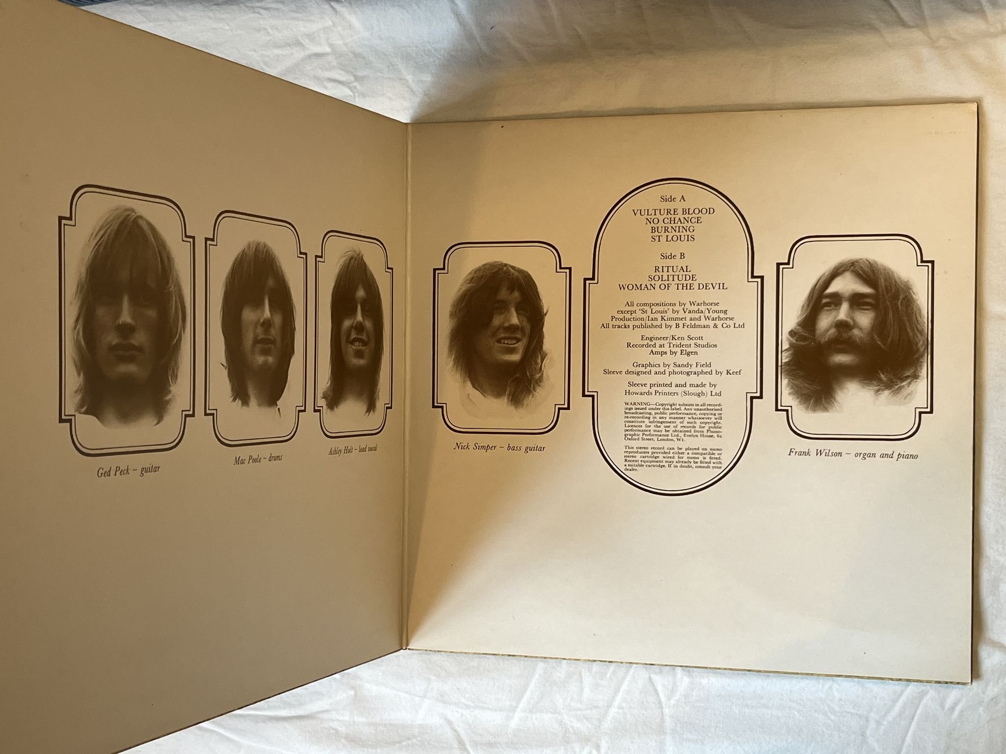 Omslagsbild för skivan WARHORSE s/t LP -70 UK -70 VERTIGO 6360015 *** PROG ROCK ***