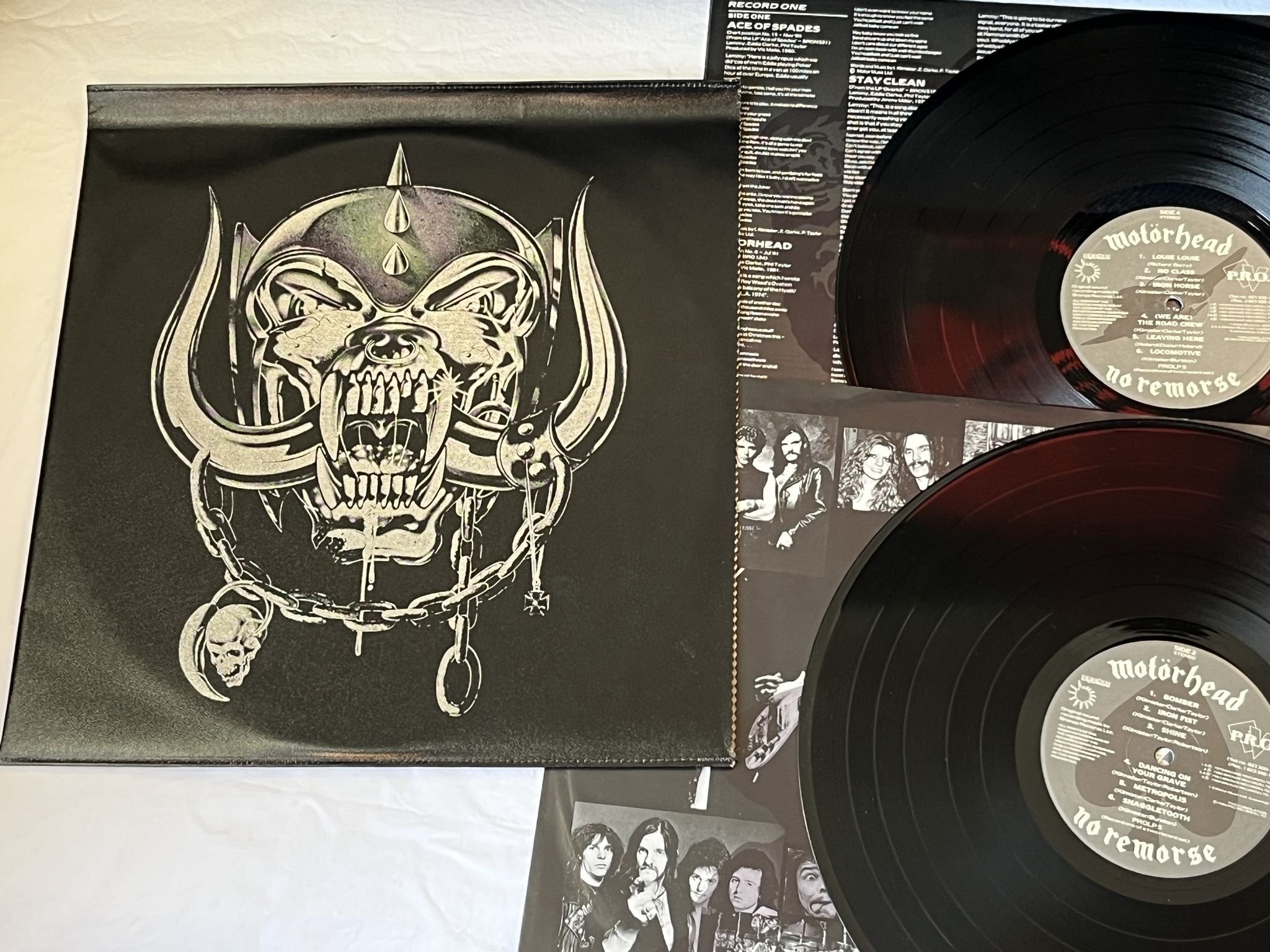 Omslagsbild för skivan MOTÖRHEAD No Remorse 2xLP -84 UK BRONZE MOTOR 1 *** LEATHER SLEEVE ***