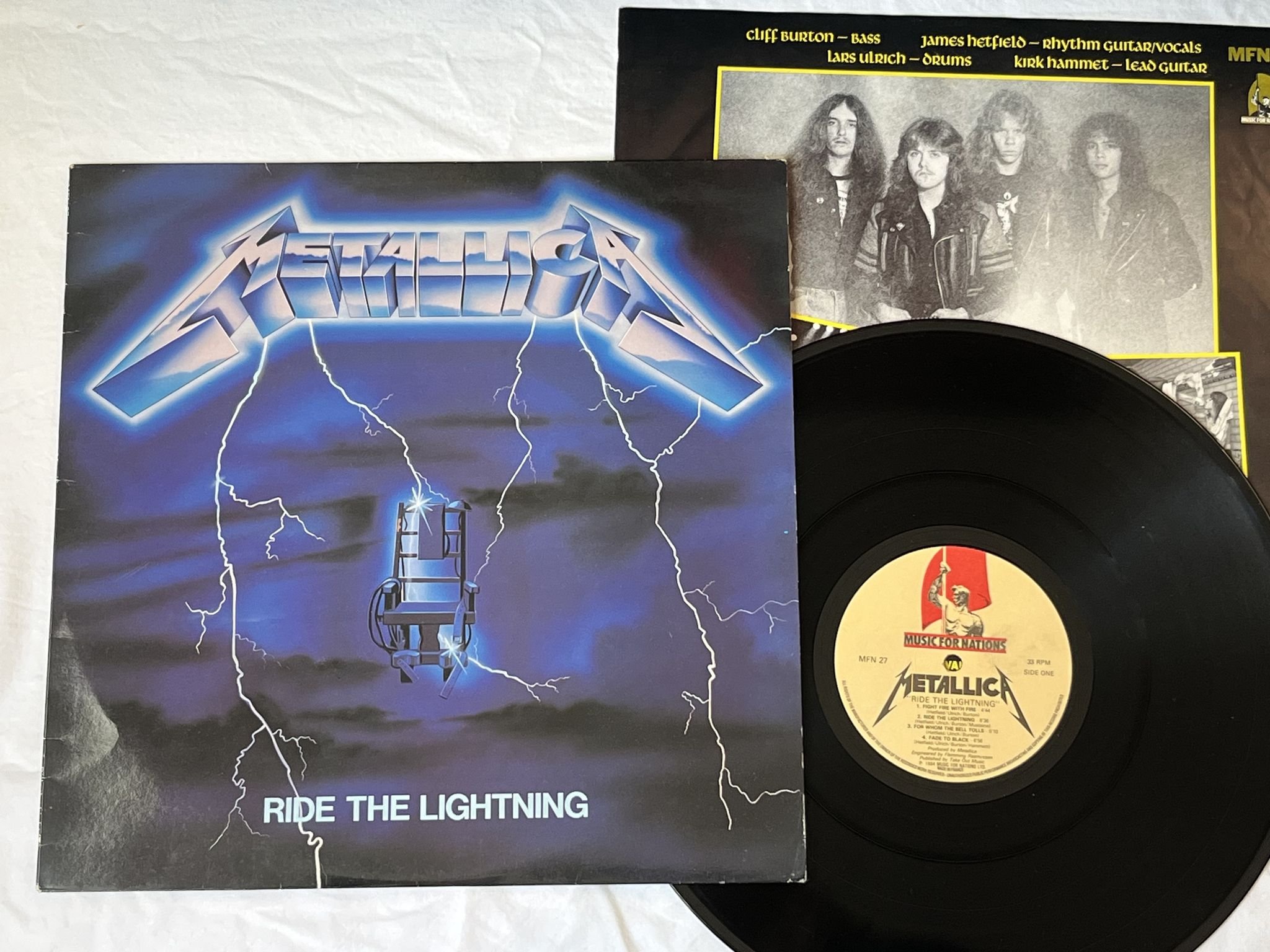 Omslagsbild för skivan METALLICA ride the lightning LP -84 UK MUSIC FOR NATIONS MFN 27