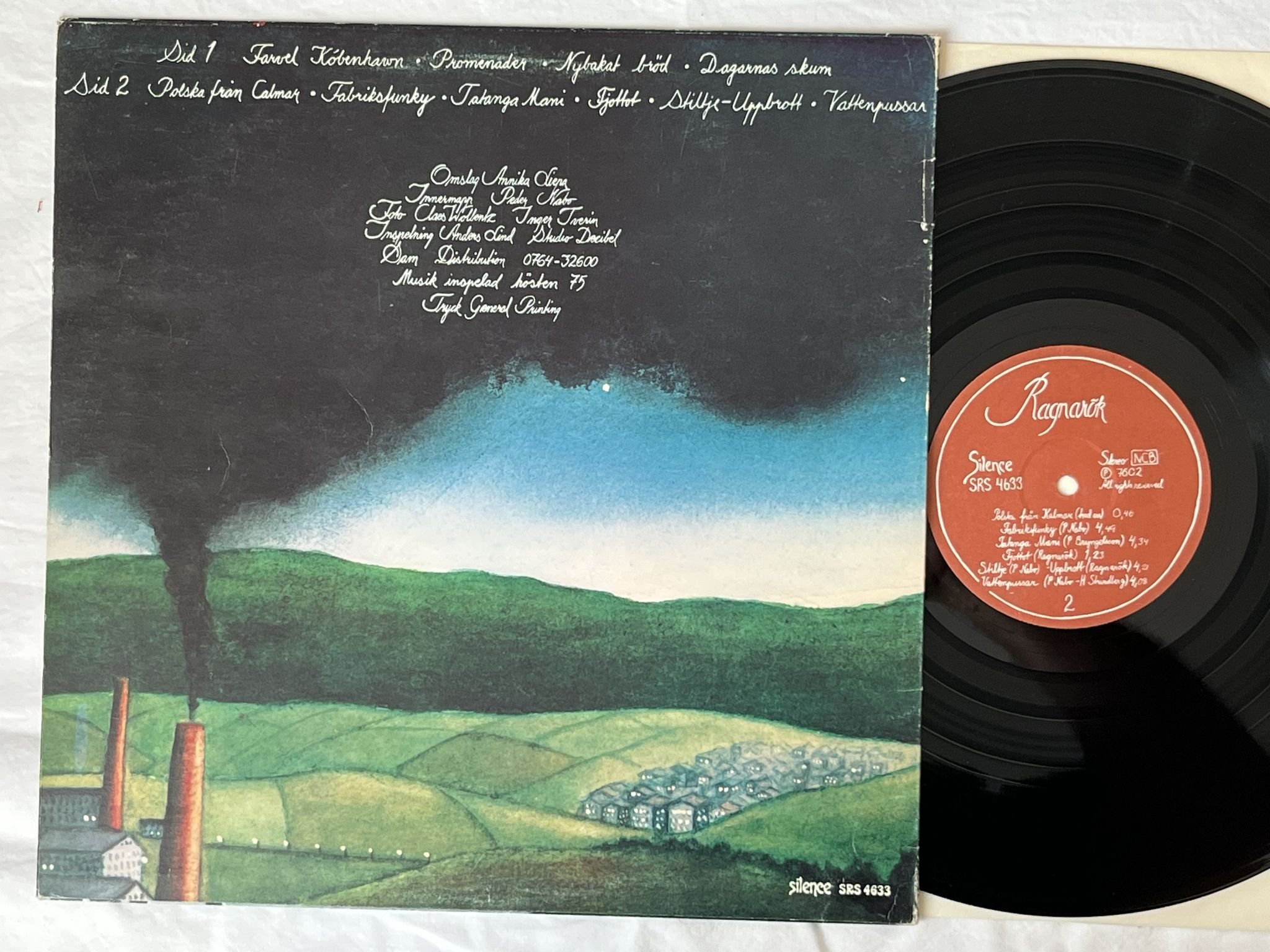 Omslagsbild för skivan RAGNARÖK s/t LP -76 Swe SILENCE SRS 4633 *** Dagarnas Skum ***