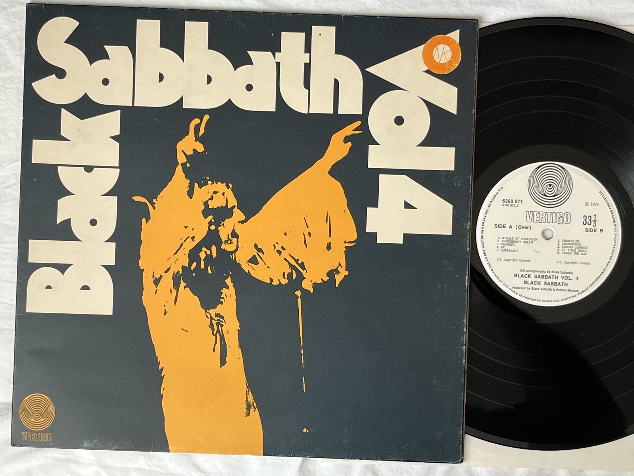 Omslagsbild för skivan THE BLACK SABBATH vol 4 LP -72 UK VERTIGO 6360 071 swirl
