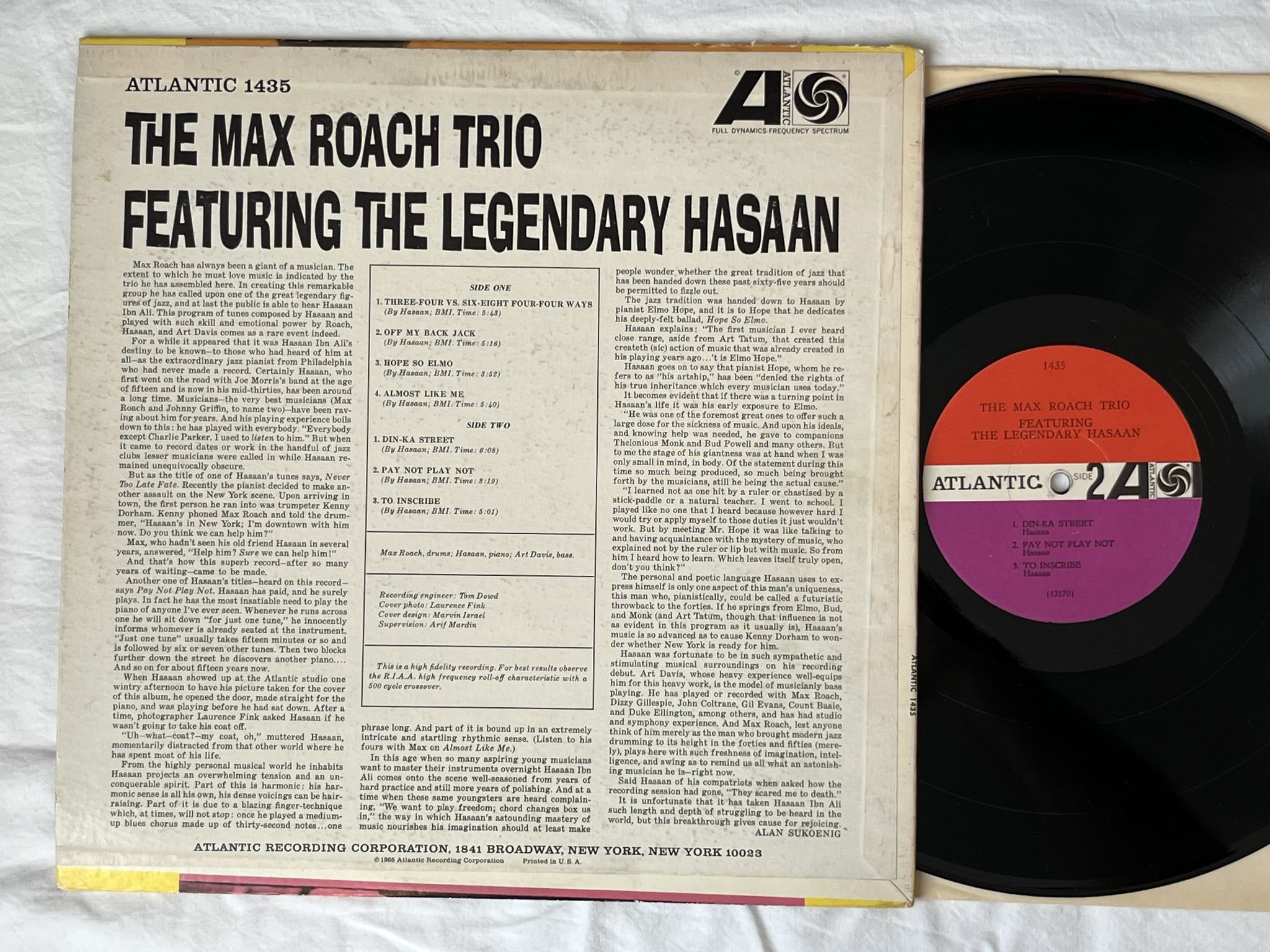 Omslagsbild för skivan THE MAX ROACH TRIO feat The Legendary Hasaan LP -65 US ATLANTIC mono 1435