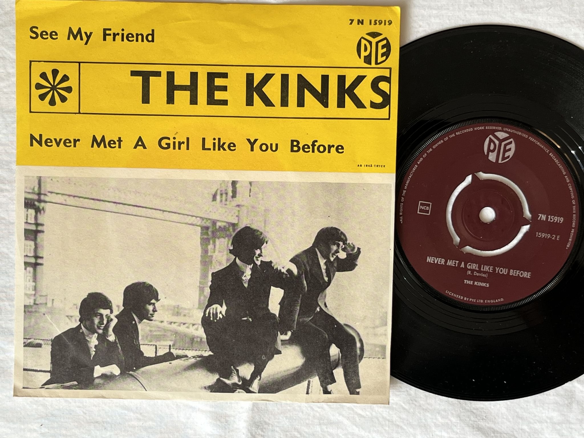 Omslagsbild för skivan THE KINKS see my friend 7" -65 Swe PYE 7N 15919