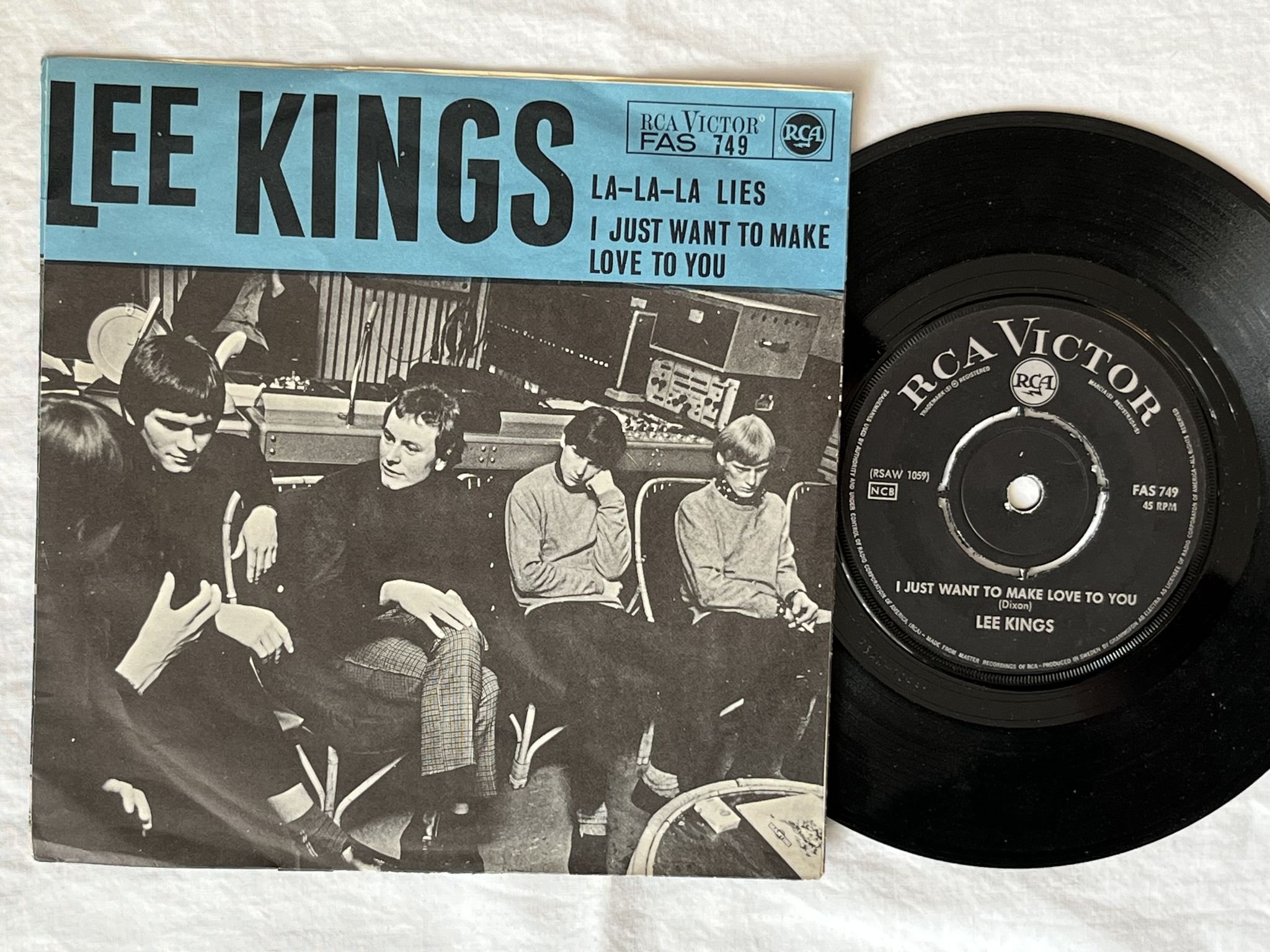 Omslagsbild för skivan LEE KINGS la-la-la lies 7" -66 Swe RCA Victor FAS 749