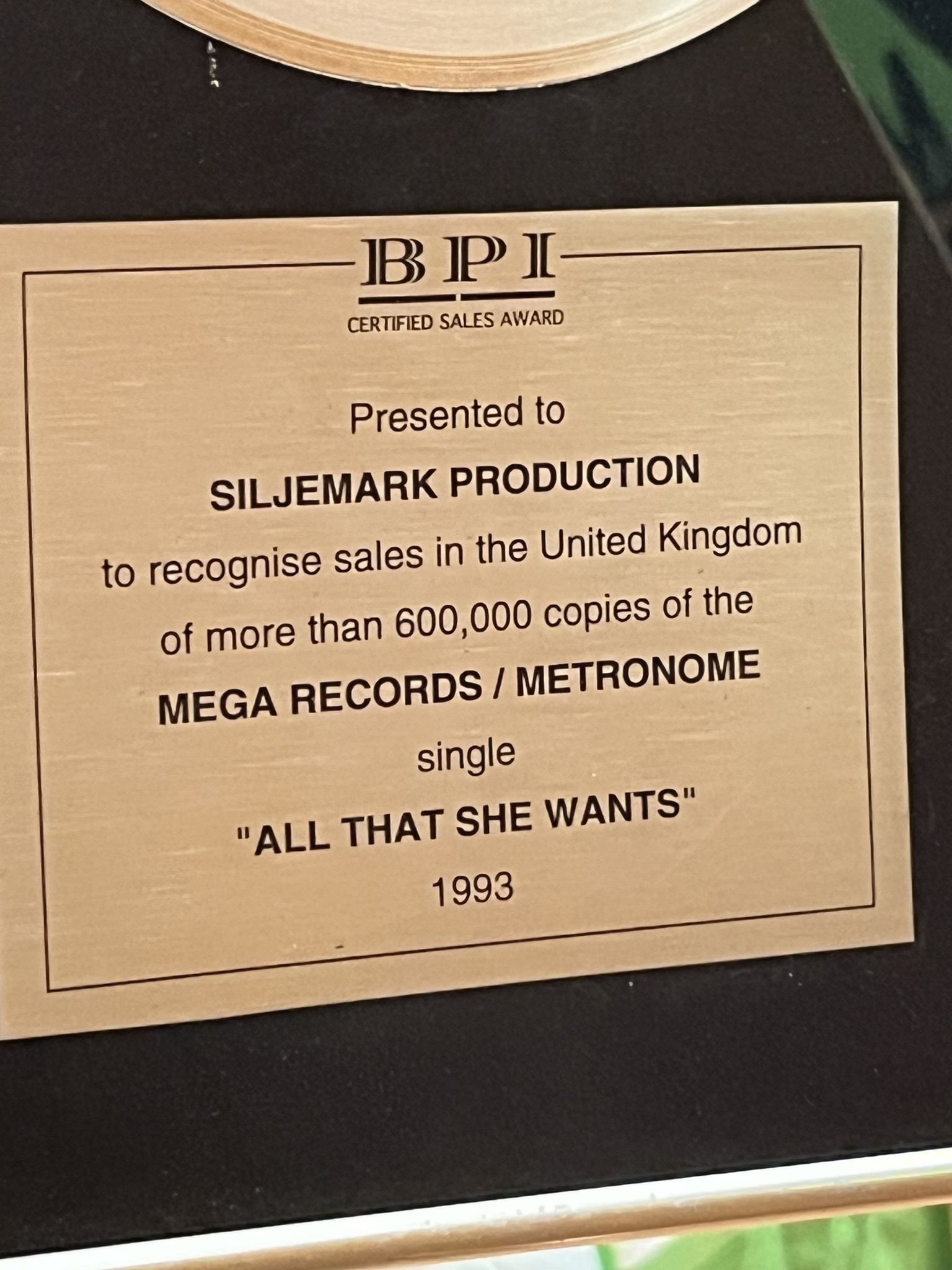 Omslagsbild för skivan ACE OF BASE All That She Wants 7" Framed certified platinum award from The UK