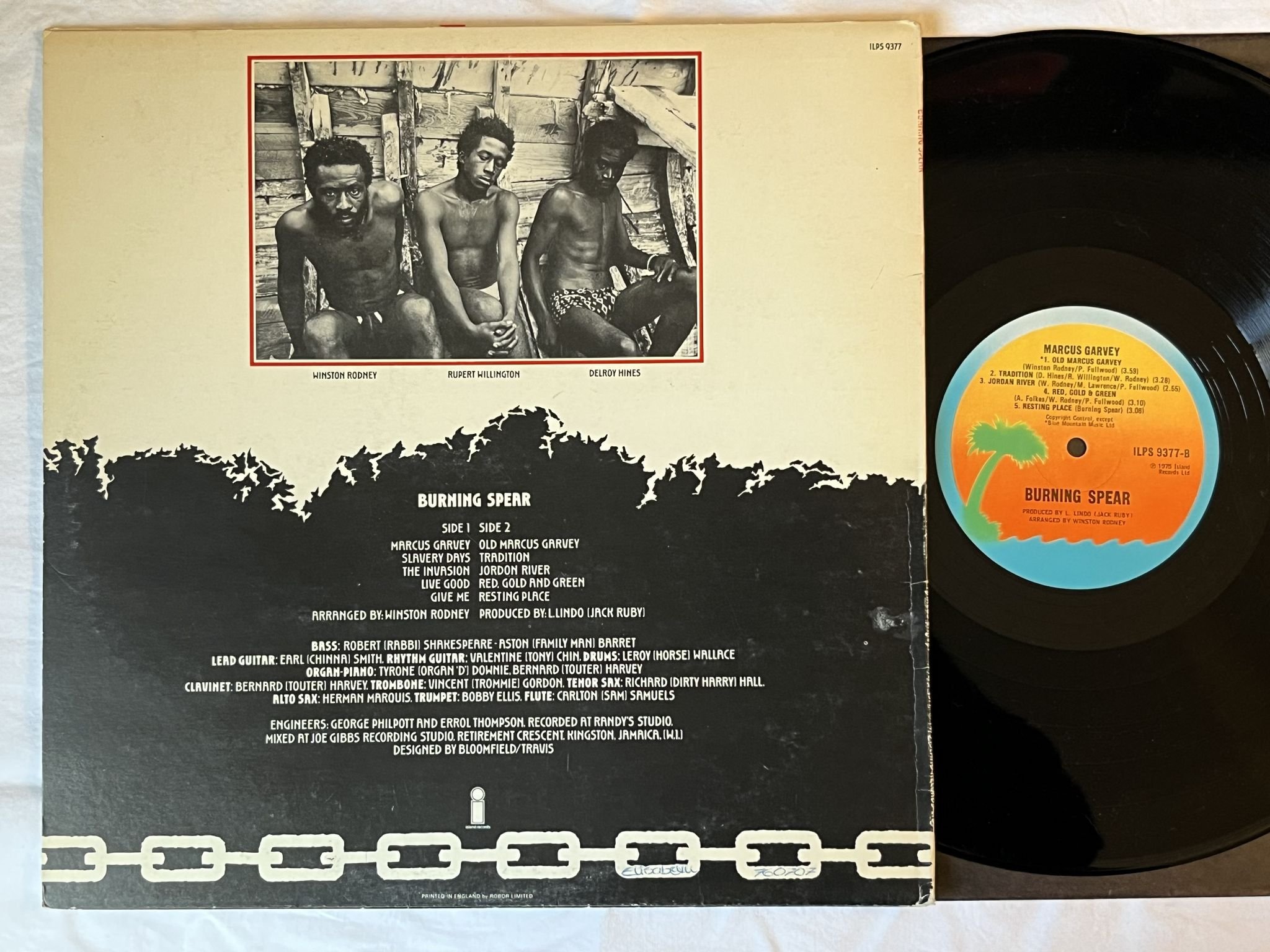 Omslagsbild för skivan BURNING SPEAR Marcus Garvey LP -75 UK ISLAND ILPS 9377 *** Classic ***