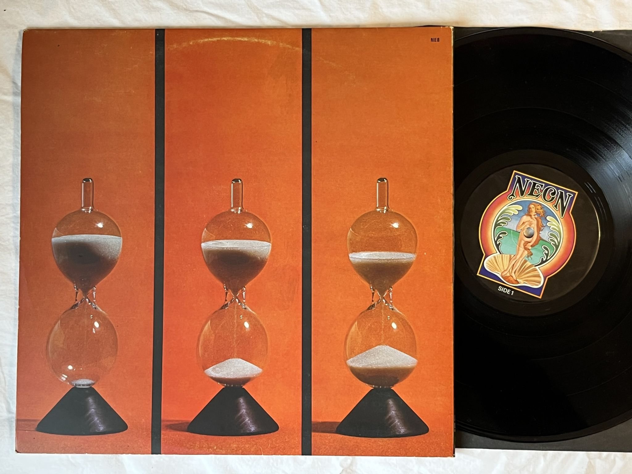 Omslagsbild för skivan RAW MATERIAL time is LP -71 UK RCA NEON NE 8 ***** MEGA RARE PROG *****