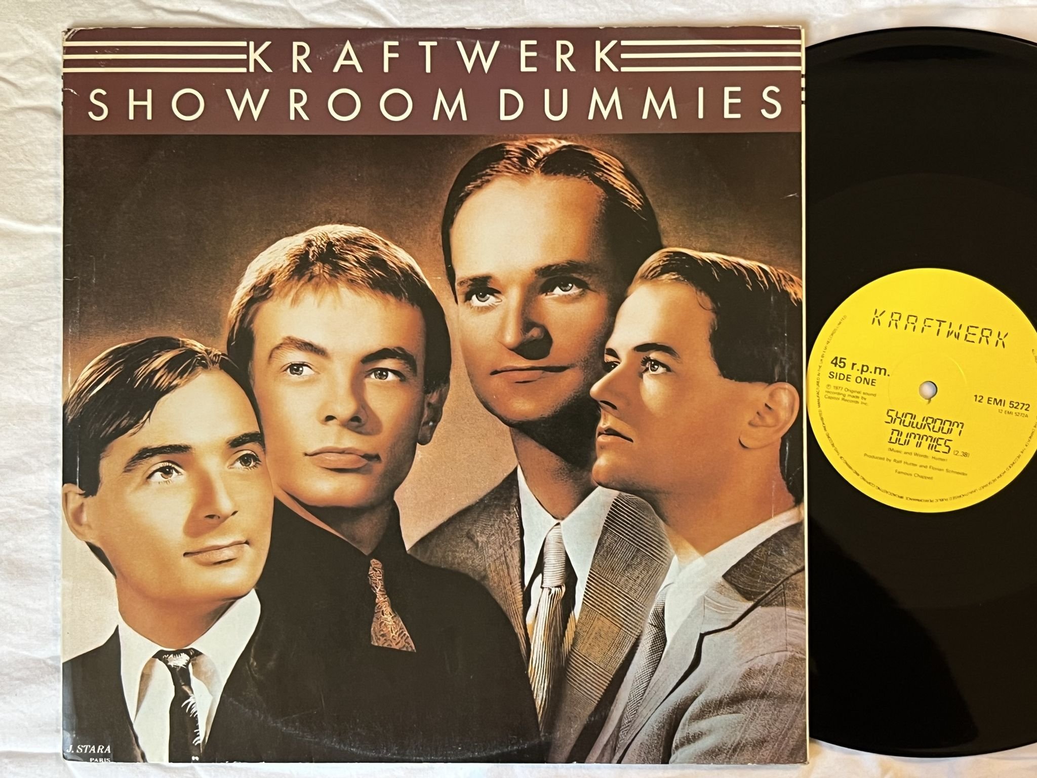 Omslagsbild för skivan KRAFTWERK showroom dummies 12" -77 UK 12 EMI 5272