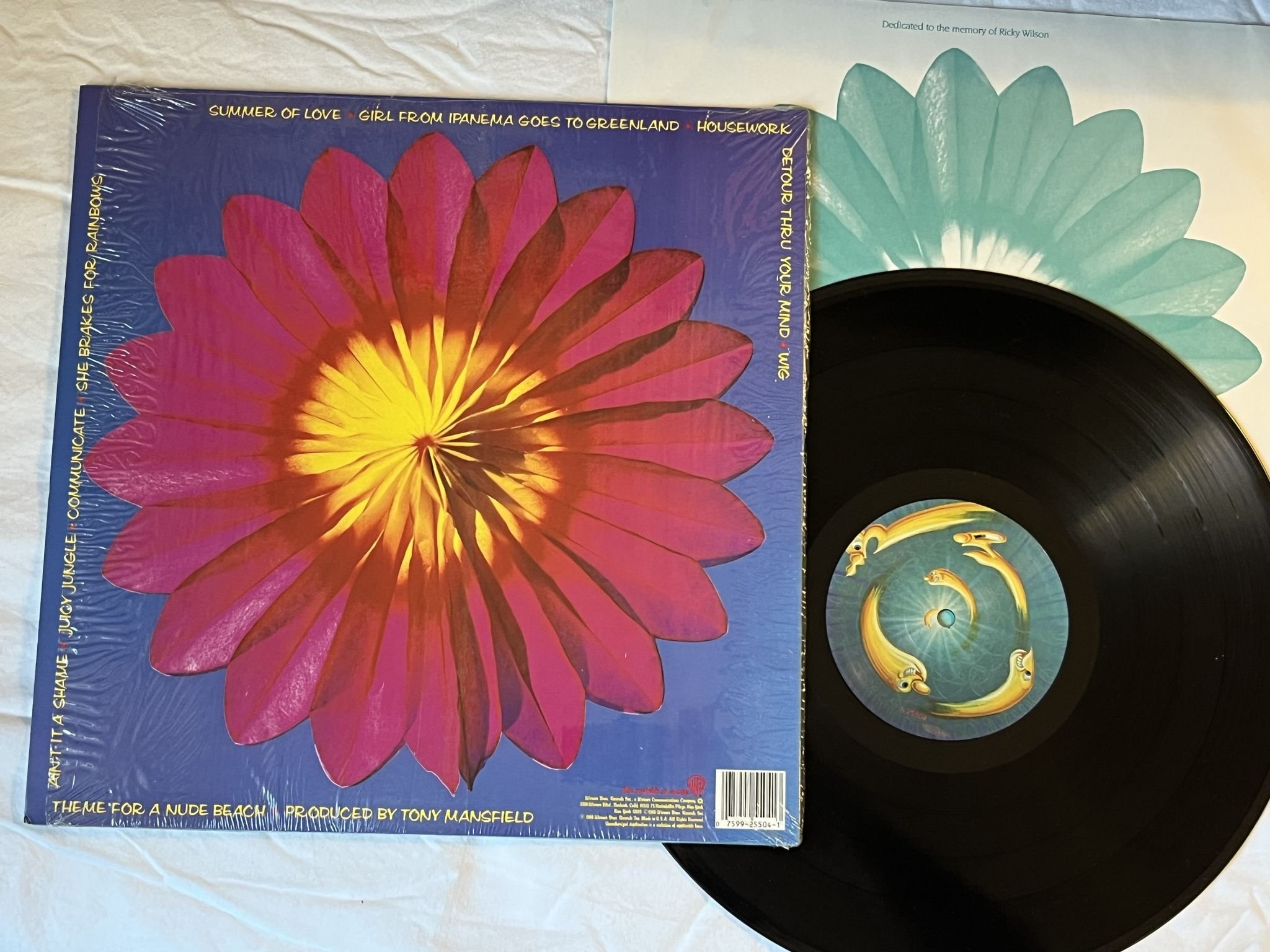 Omslagsbild för skivan THE B-52's - boucning off the satellites LP -86 US WARNER BROS 1-25504