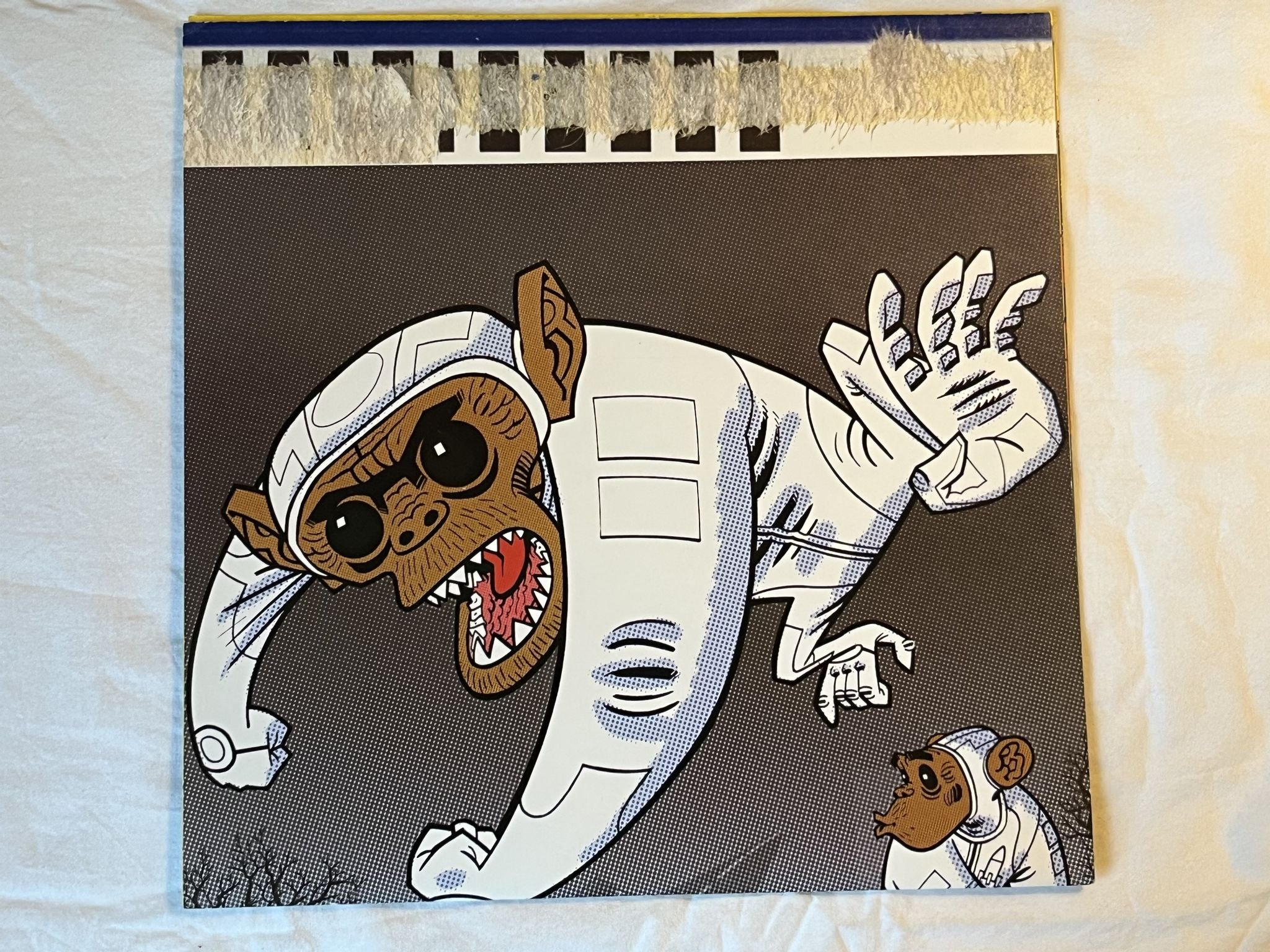 Omslagsbild för skivan SPACEMONKEYZ vs. GORILLAZ Laika Come Home 2xLP 2002 EMI 724353998219 ** WOW **