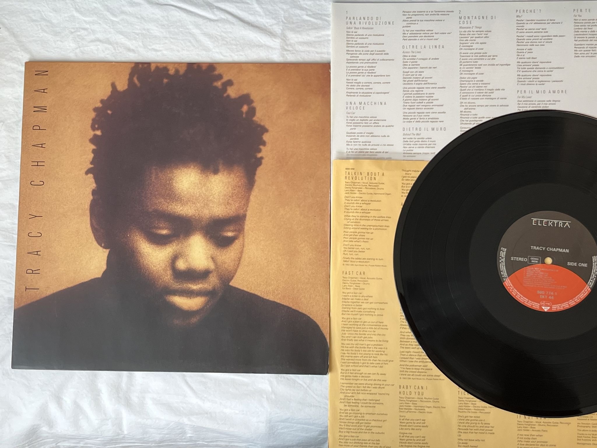 Omslagsbild för skivan TRACY CHAPMAN s/t LP -88 ELEKTRA 960 774-1 *** Fast car *** ! ! Classic ! !