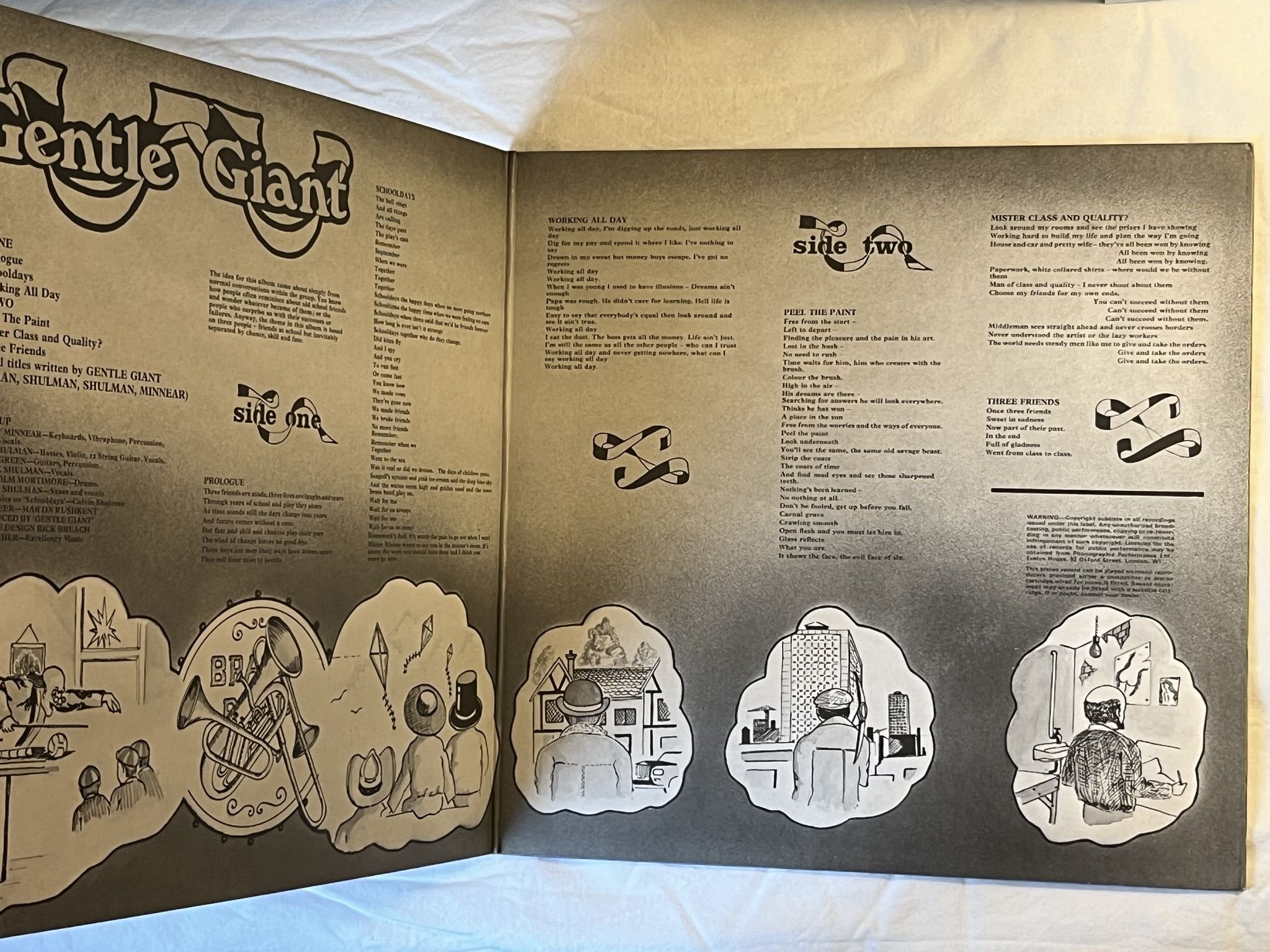 Omslagsbild för skivan GENTLE GIANT three friends LP -72/73 UK VERTIGO spaceship 6360 070 ** PROG **