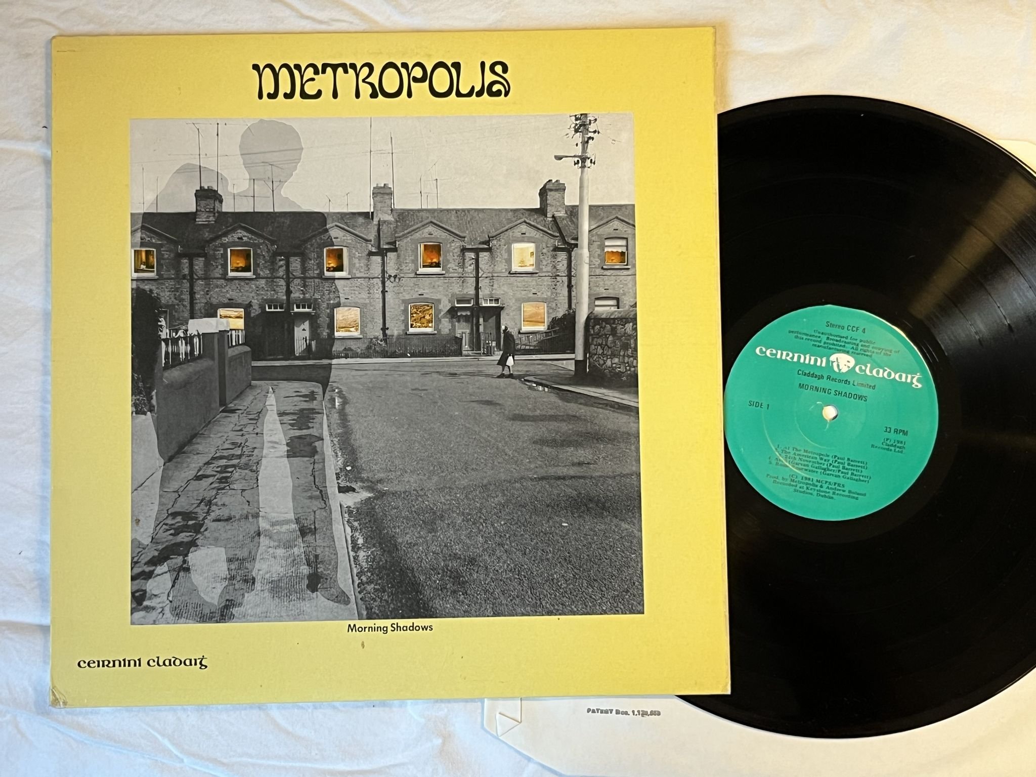 Omslagsbild för skivan METROPOLIS Morning Shadows LP -81 ireland CLADDAGH RECORDS CCF 4