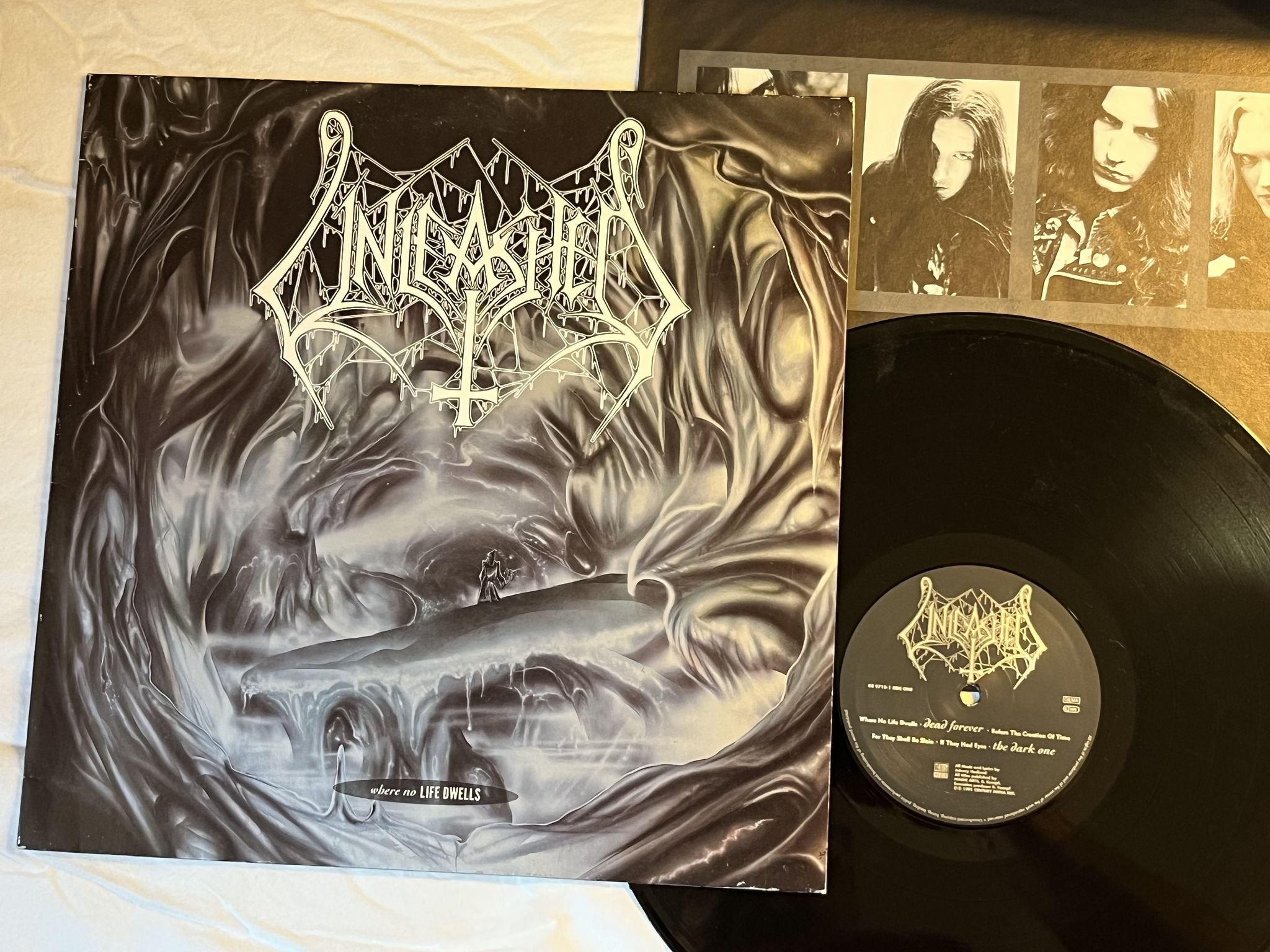 Omslagsbild för skivan UNLEASHED Where No Life Dwells LP -91 CENTURY MEDIA 08 9718-1 ** Death Metal **